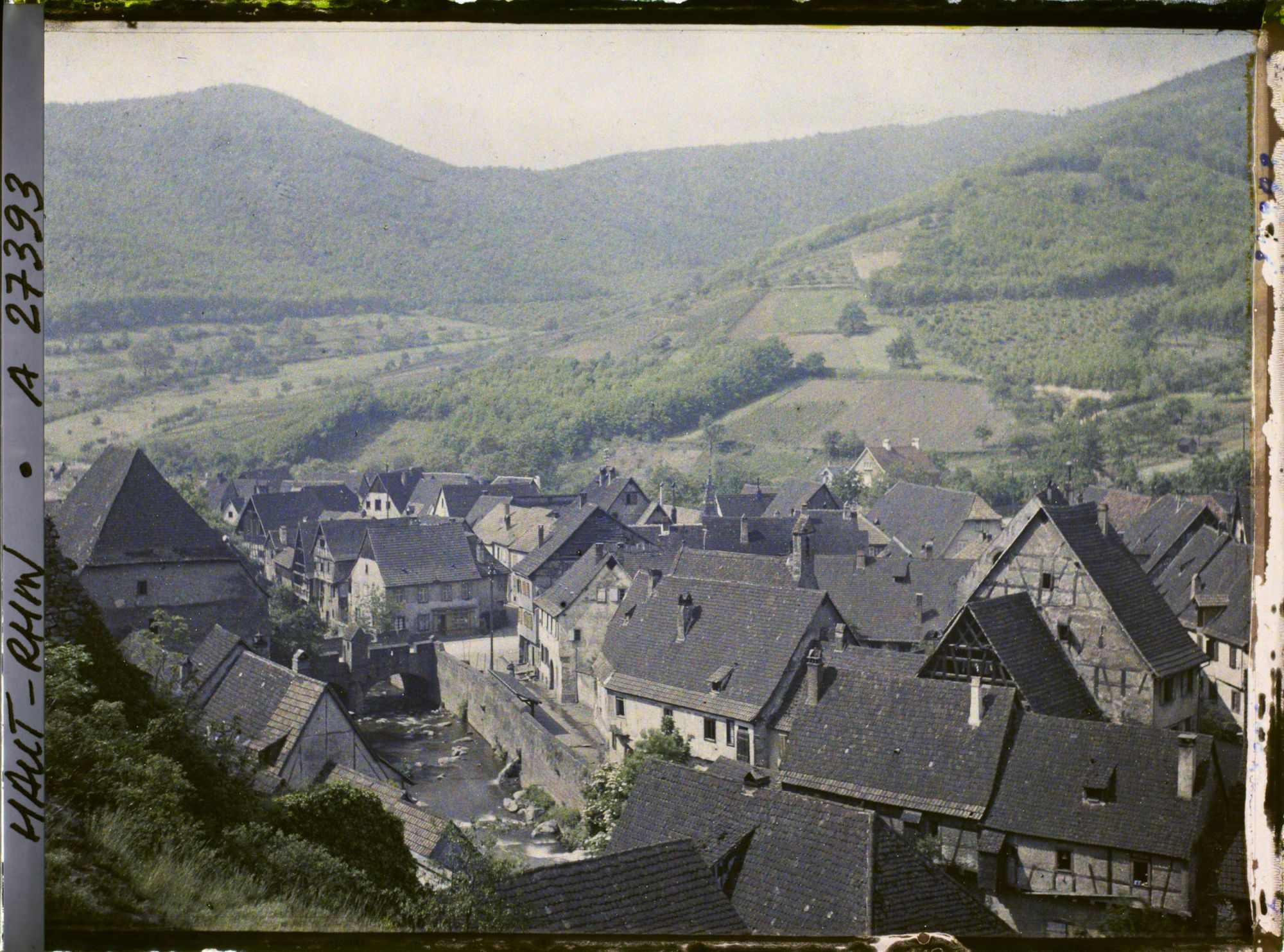 Image représentant France, Kaysersberg, La Veiss vers l'aval et la Ville