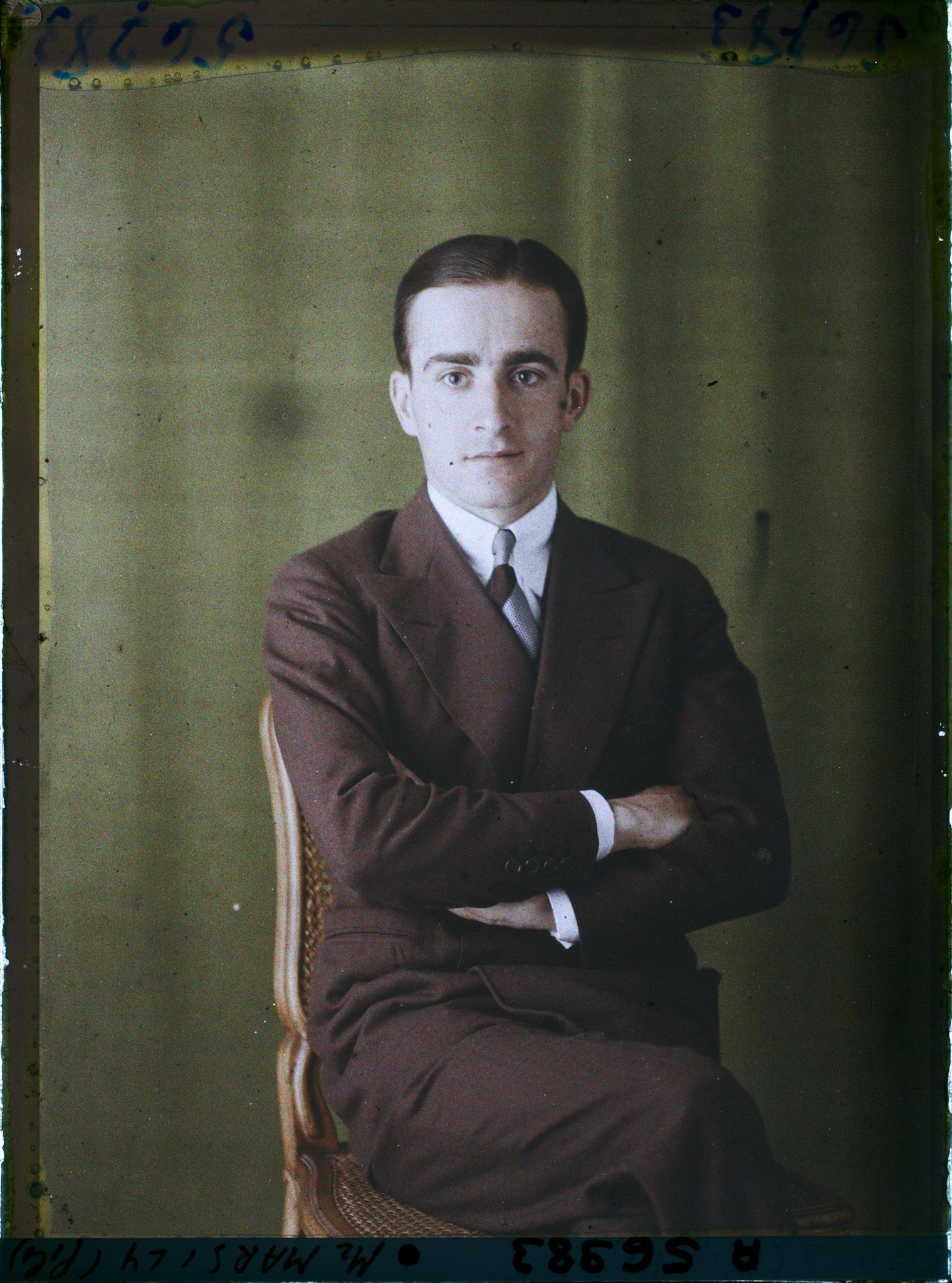 Image représentant https://musee-albert-kahn.s-museum.fr/home/NWQ2OTAwYzNmYjZlZTk1ZWQwODJmMjY4L2dlbmVyaWMtbm90aWNlLXRhYi9hdXRob3JpdHkvNjE3YTc5ZjVjZjhiODk2OGIzMzM3ZDIx/5d6900c3fb6ee95ed082f268/generic-notice-tab/authority/617a79ebcf8b8968b333734c Monsieur Marsily fils