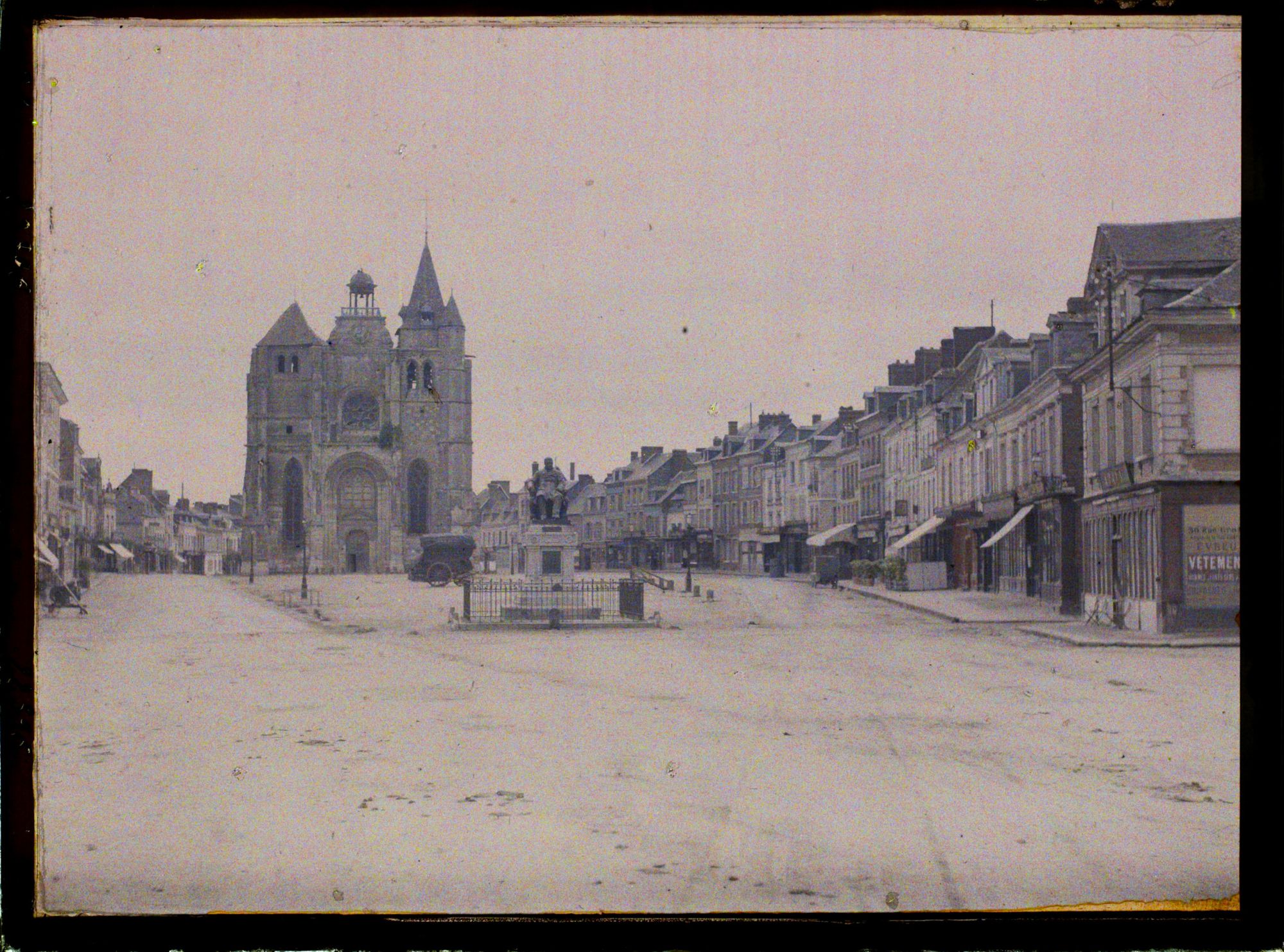 Image représentant Rue Dupont de l'Eure et l'église