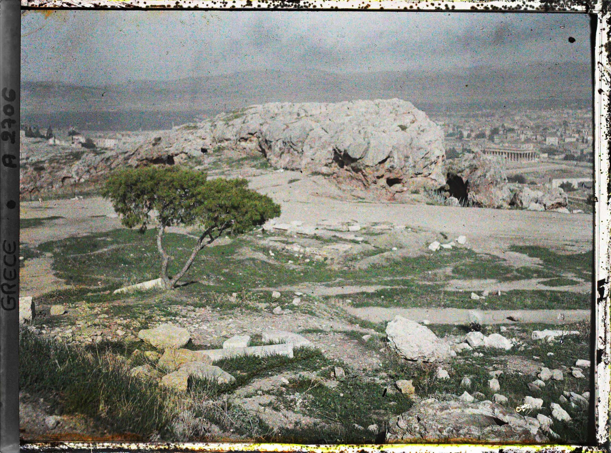 Image représentant Panorama depuis l'Acropole : à droite, le Temple d'Hephaistos ("Theseion")
