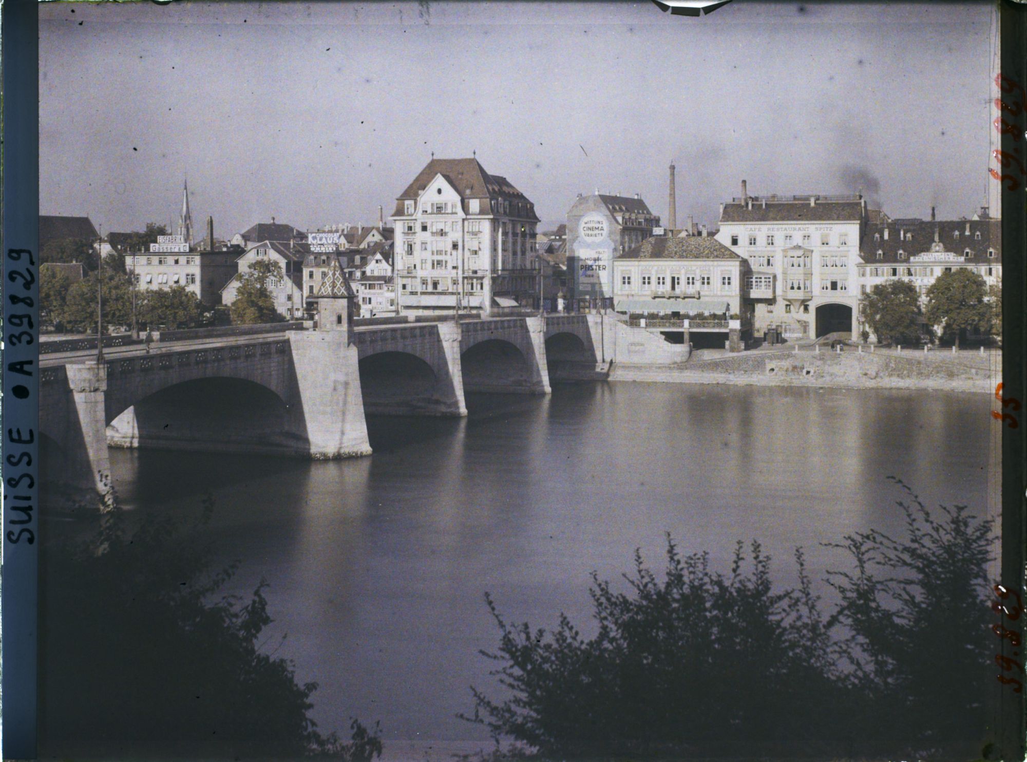 Image représentant Le Rhin et le pont du Milieu