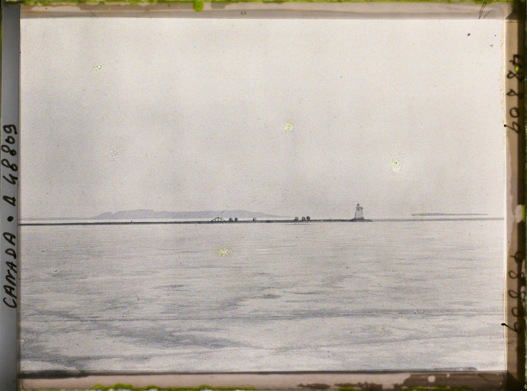 Image représentant Canada, Port Arthur, Le Lac Supérieur Couvert de Glaces