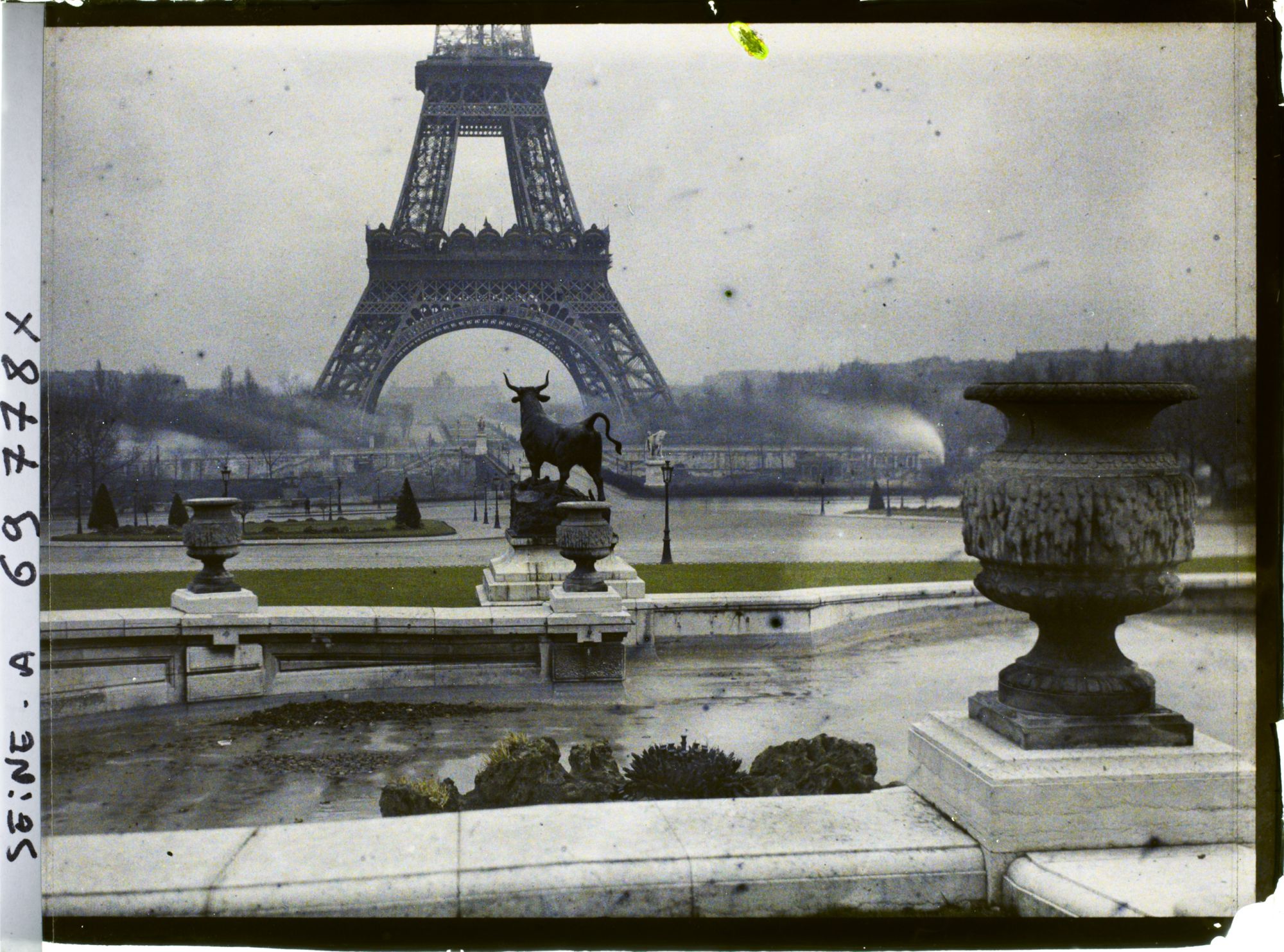 Image représentant La tour Eiffel vue depuis la Trocadéro