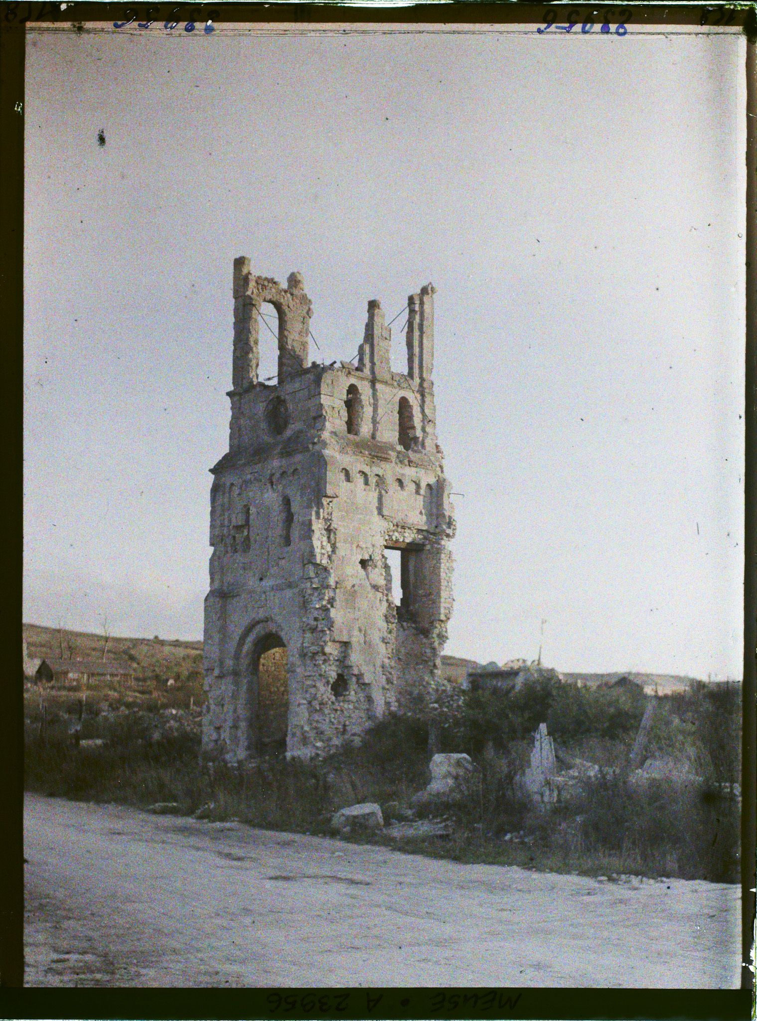 Image représentant France, Esnes, Le Clocher de l'Eglise