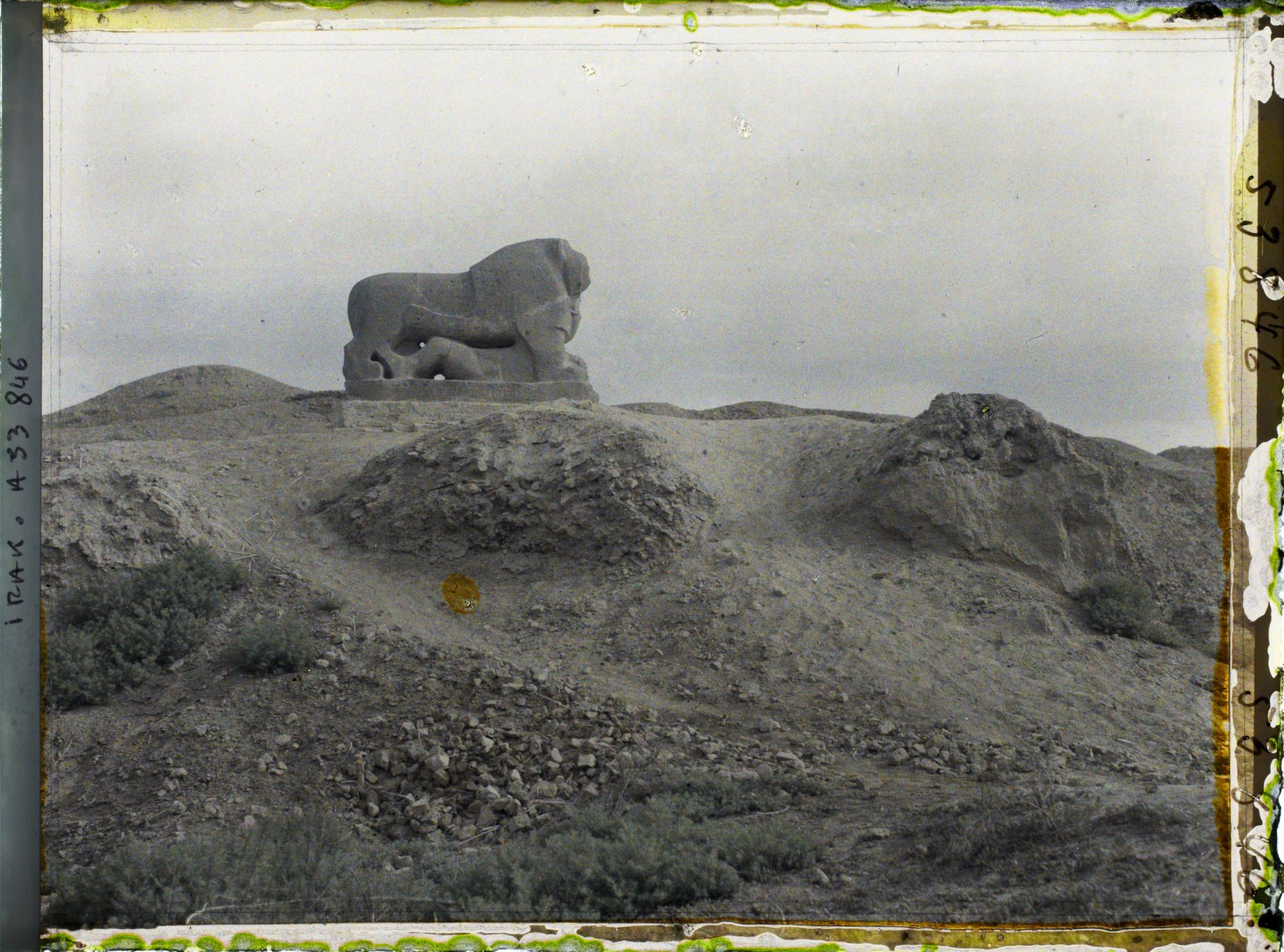 Image représentant Le lion, masse de basalte probablement un trophée, de provenance inconnue