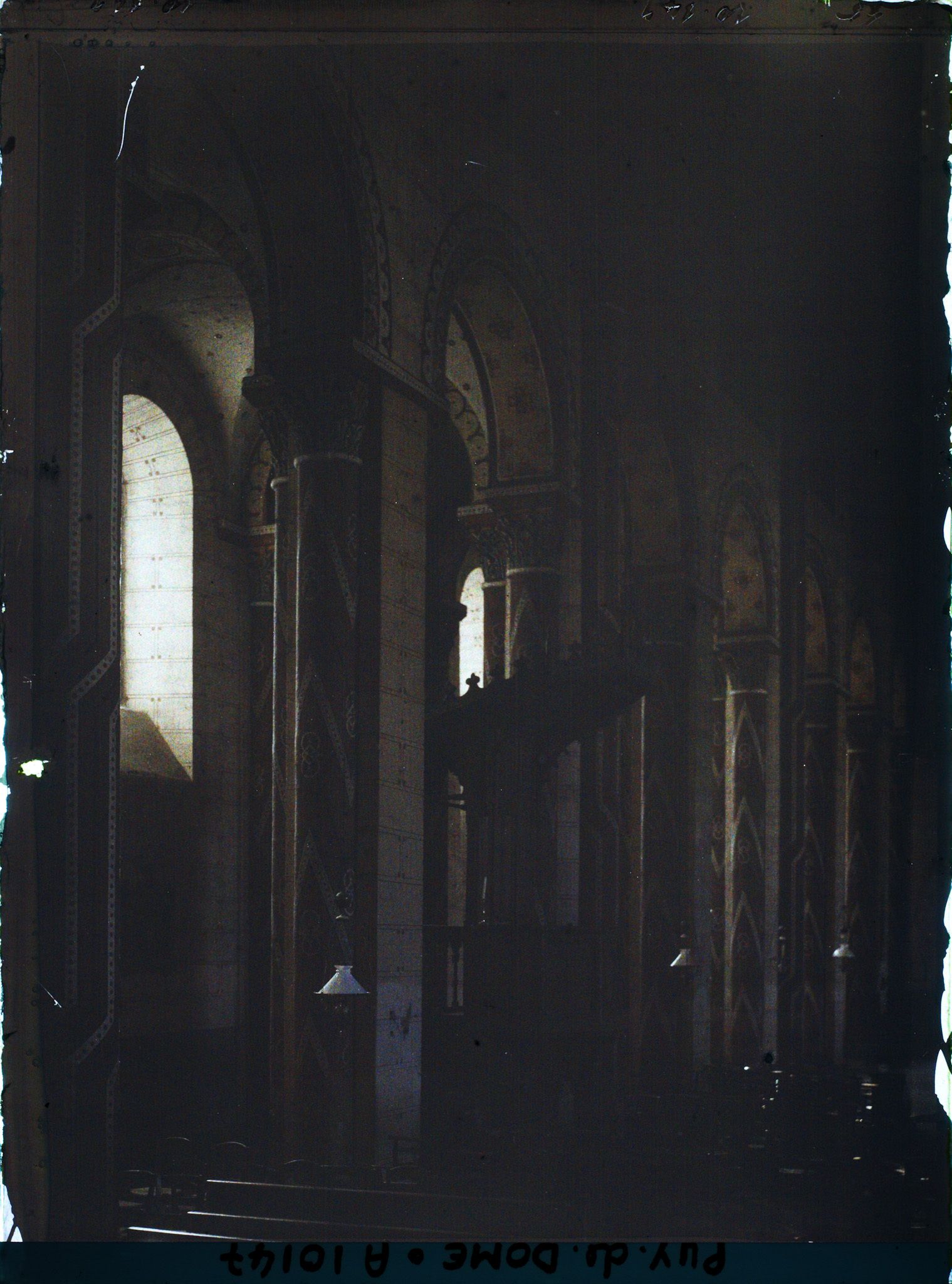 Image représentant France, Issoire, Intérieur de l'Eglise