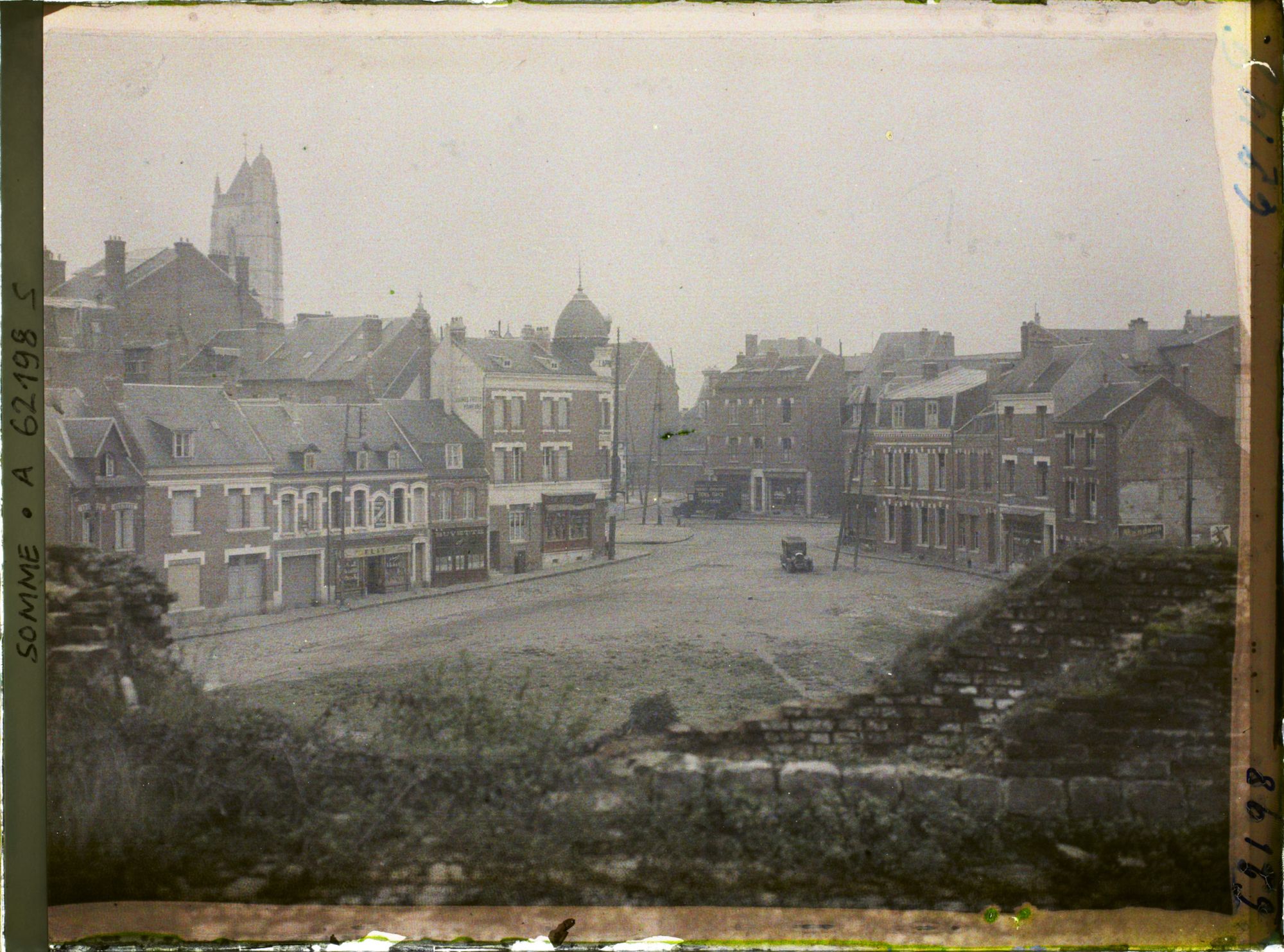 Image représentant Somme, Péronne, La place du Château