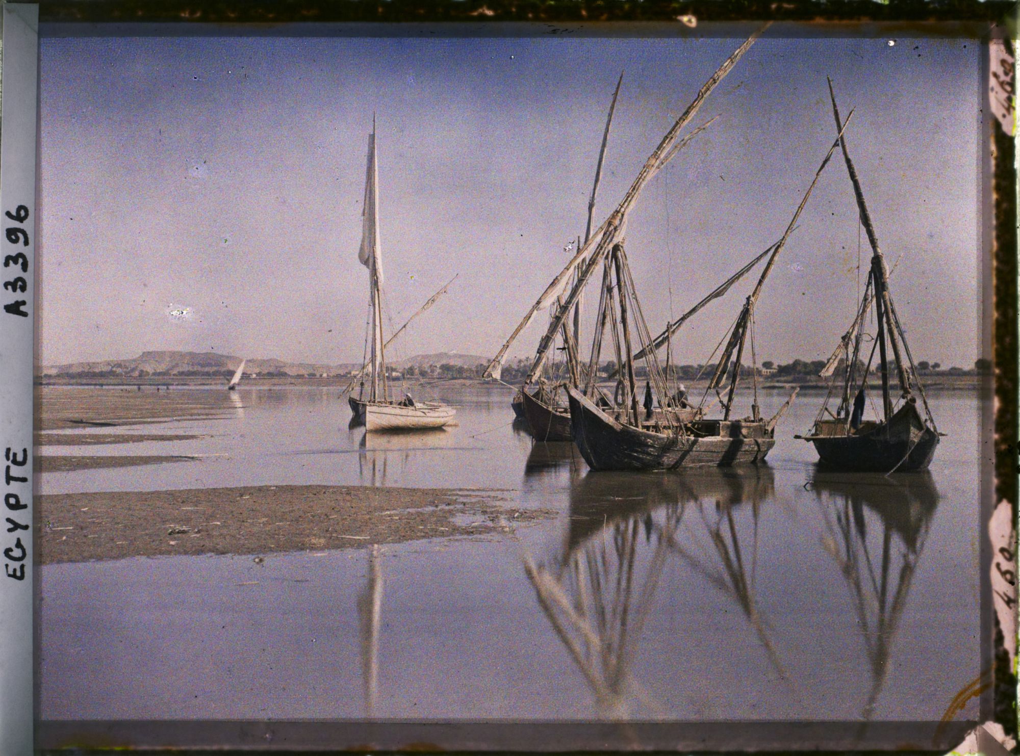 Image représentant Fellouques et bateaux sur le Nil