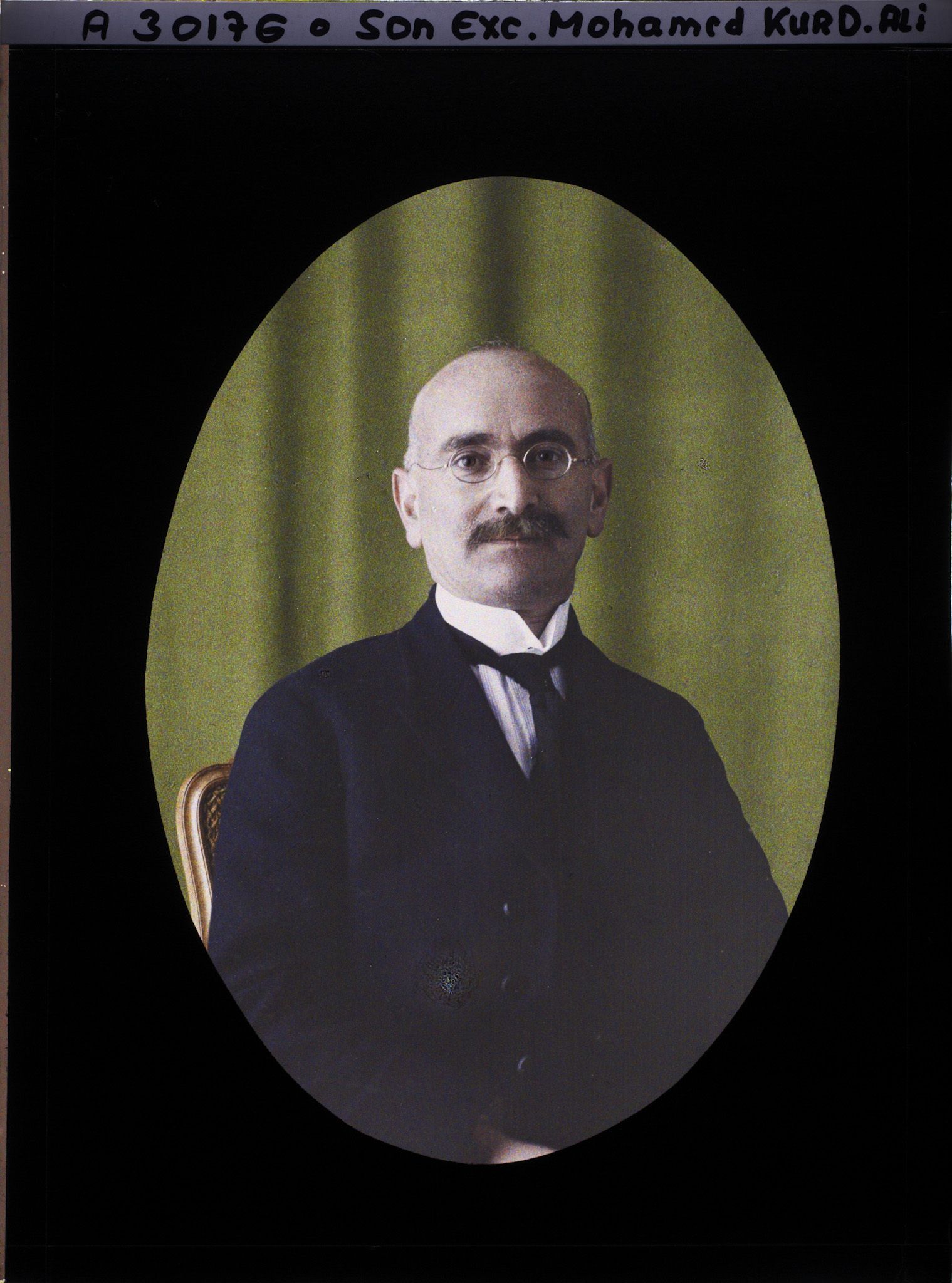 Image représentant Son excellence  https://musee-albert-kahn.s-museum.fr/home/NWQ2OTAwYzNmYjZlZTk1ZWQwODJmMjY4L2dlbmVyaWMtbm90aWNlLXRhYi9hdXRob3JpdHkvNjE3YTc5ZjVjZjhiODk2OGIzMzM3ZDIx/5d6900c3fb6ee95ed082f268/generic-notice-tab/authority/617a79ebcf8b8968b3337091 Muhammad Kurd-Ali