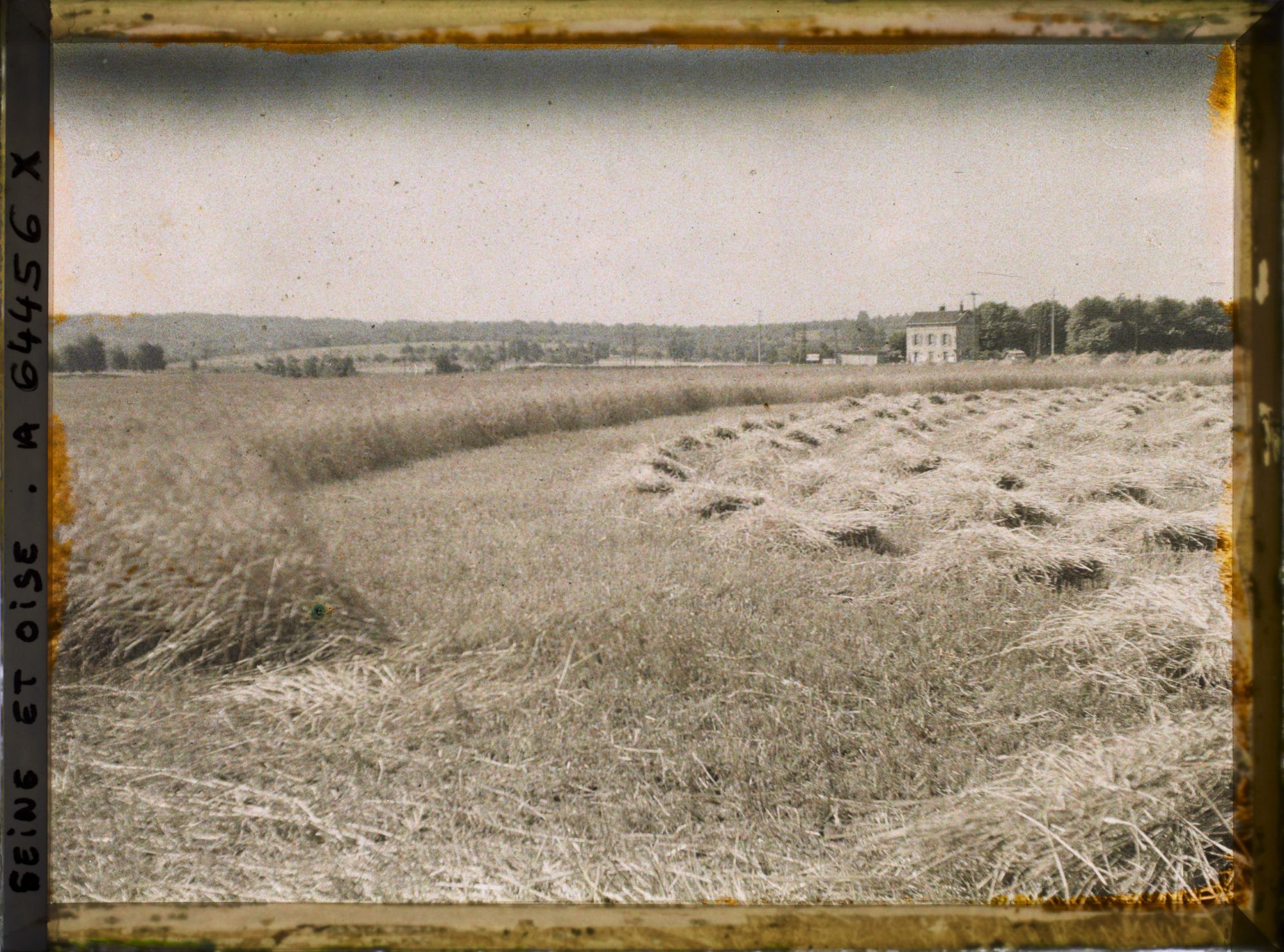 Image représentant Ile de France, Bouffemont, Champ de blé moissonné