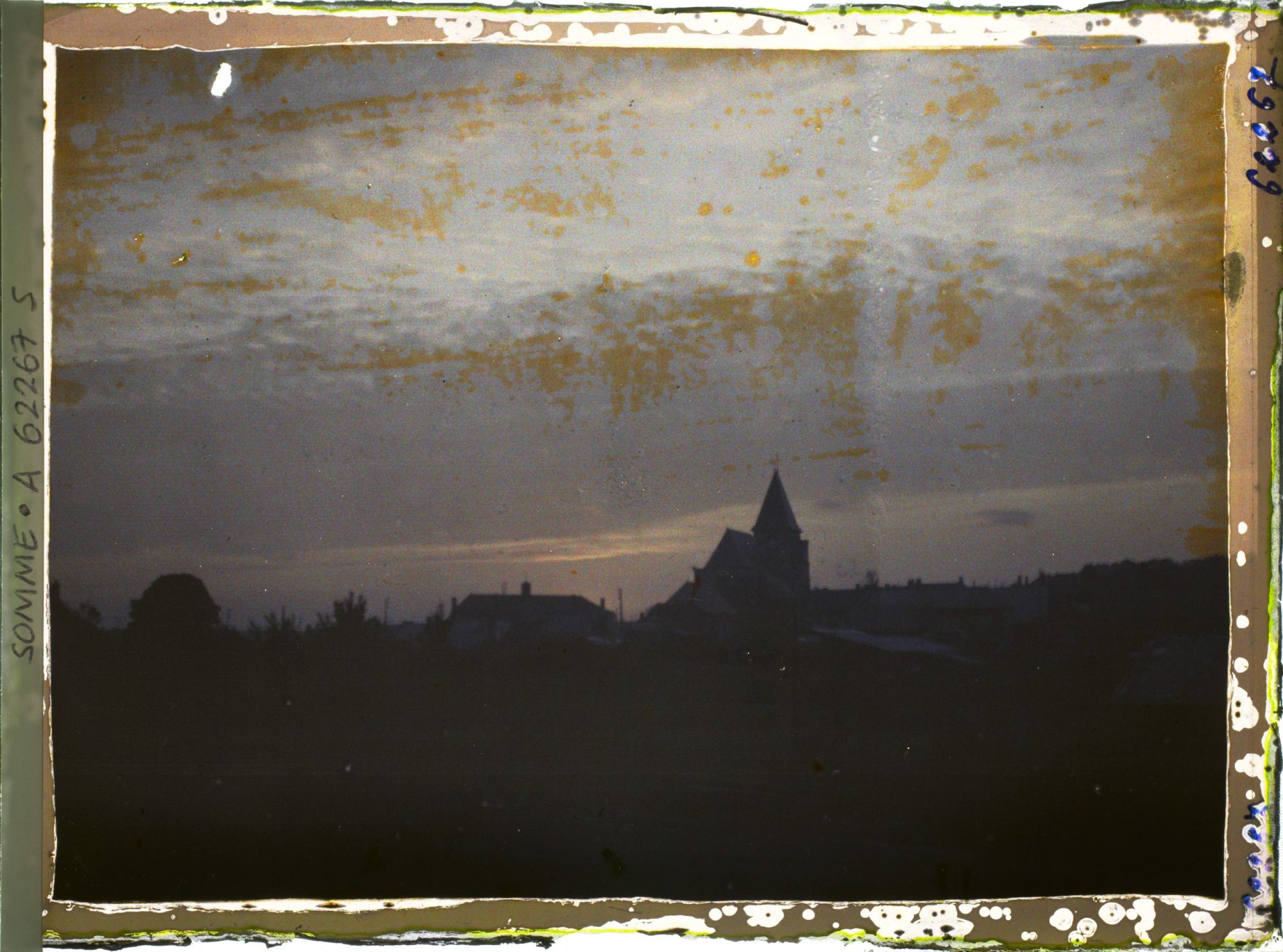 Image représentant Somme, Bray s/Somme, Effet du Soir sur le Village