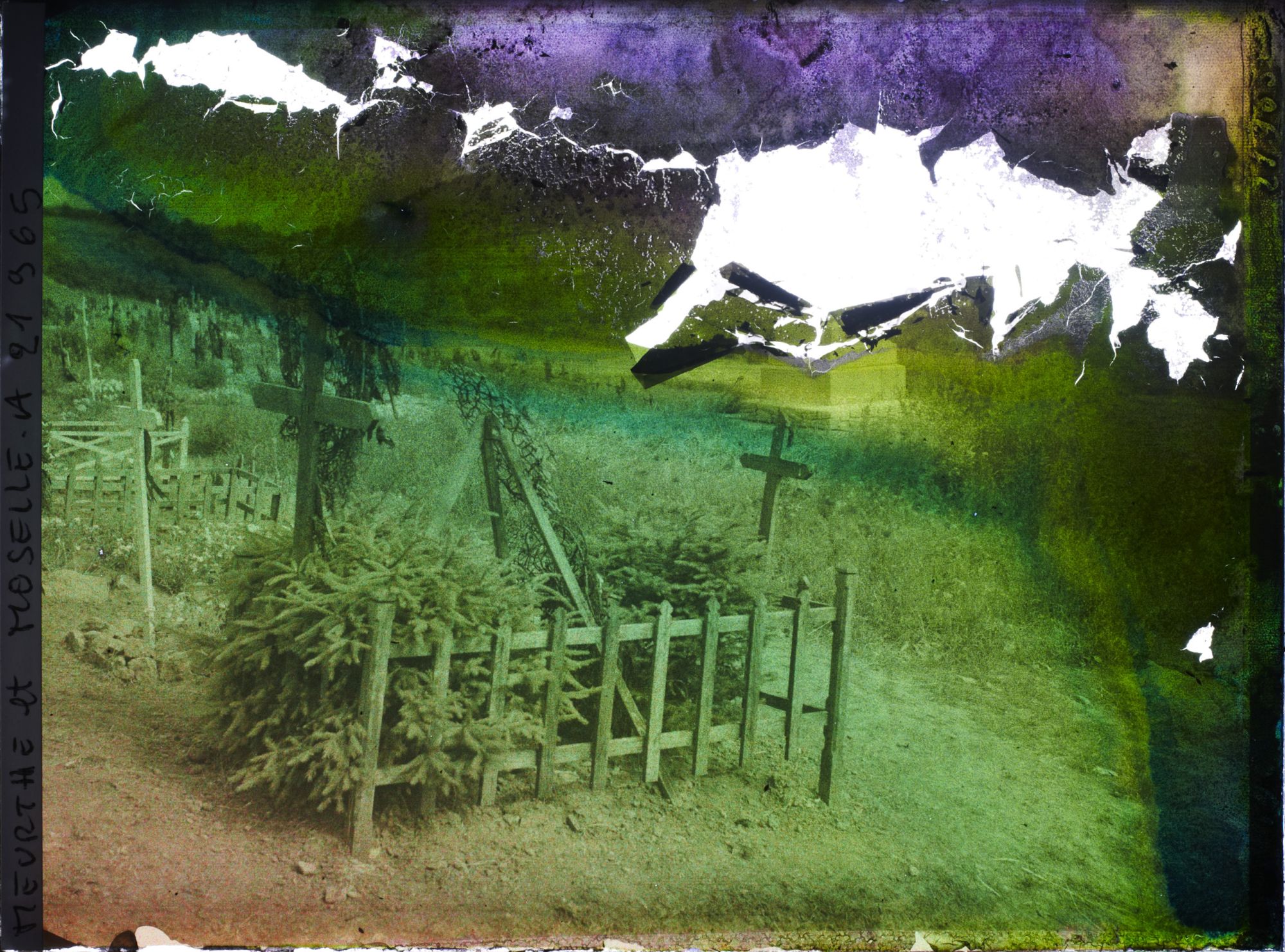 Image représentant France, Bois le Prêtre, Monument aux morts au Cimetière du Pétant