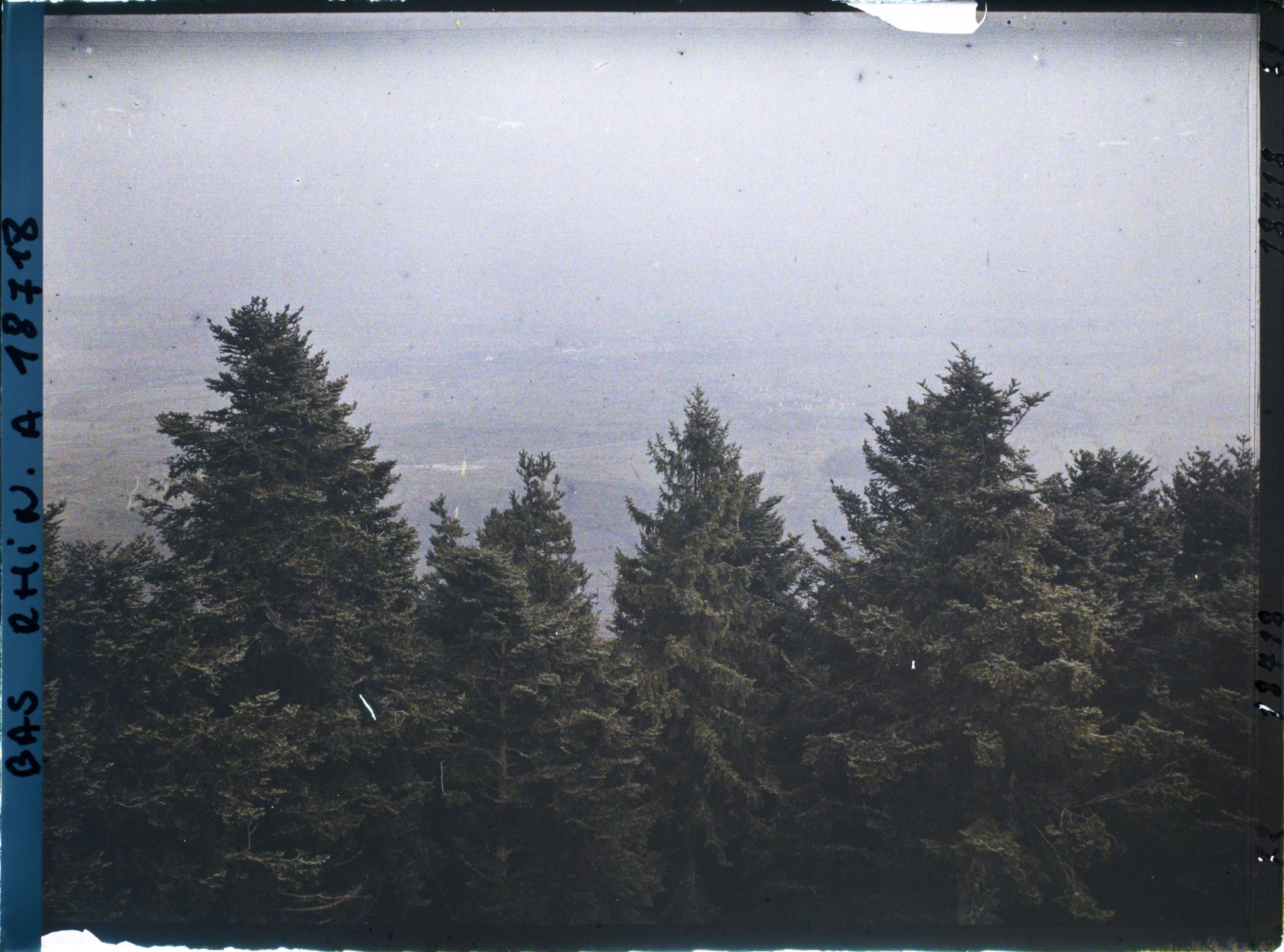 Image représentant France, Ste Odile, Vue vers le Nord-Est, un peu plus à l'Est, le gros village Obernai, le plus petit en avant Bernharts Weiles