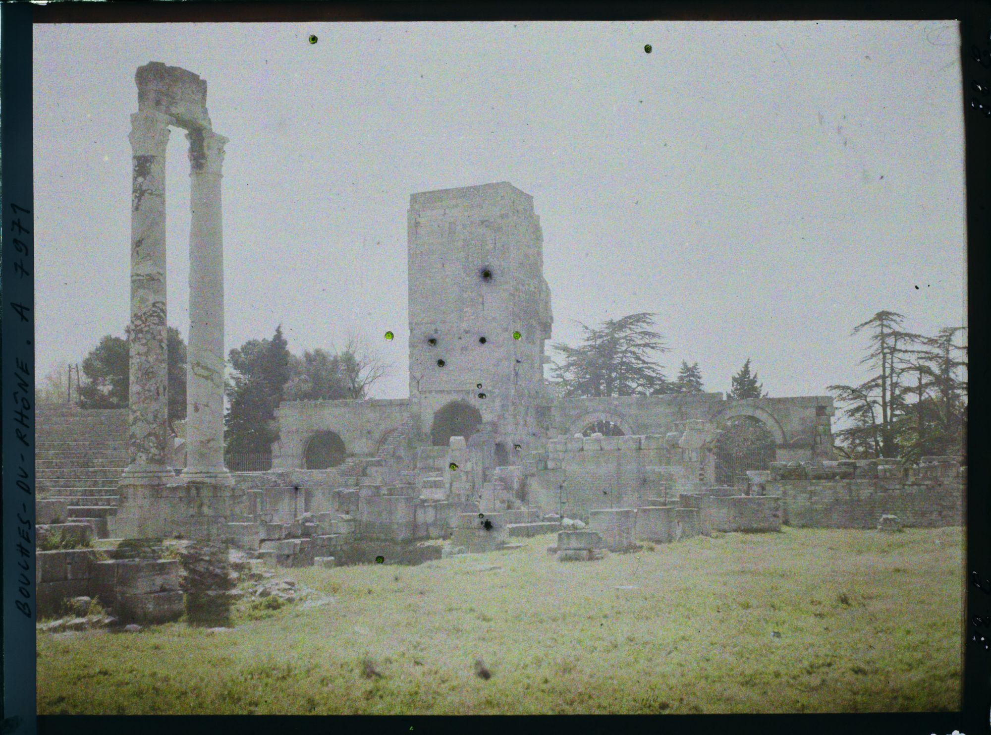 Image représentant Les colonnes du théâtre antique