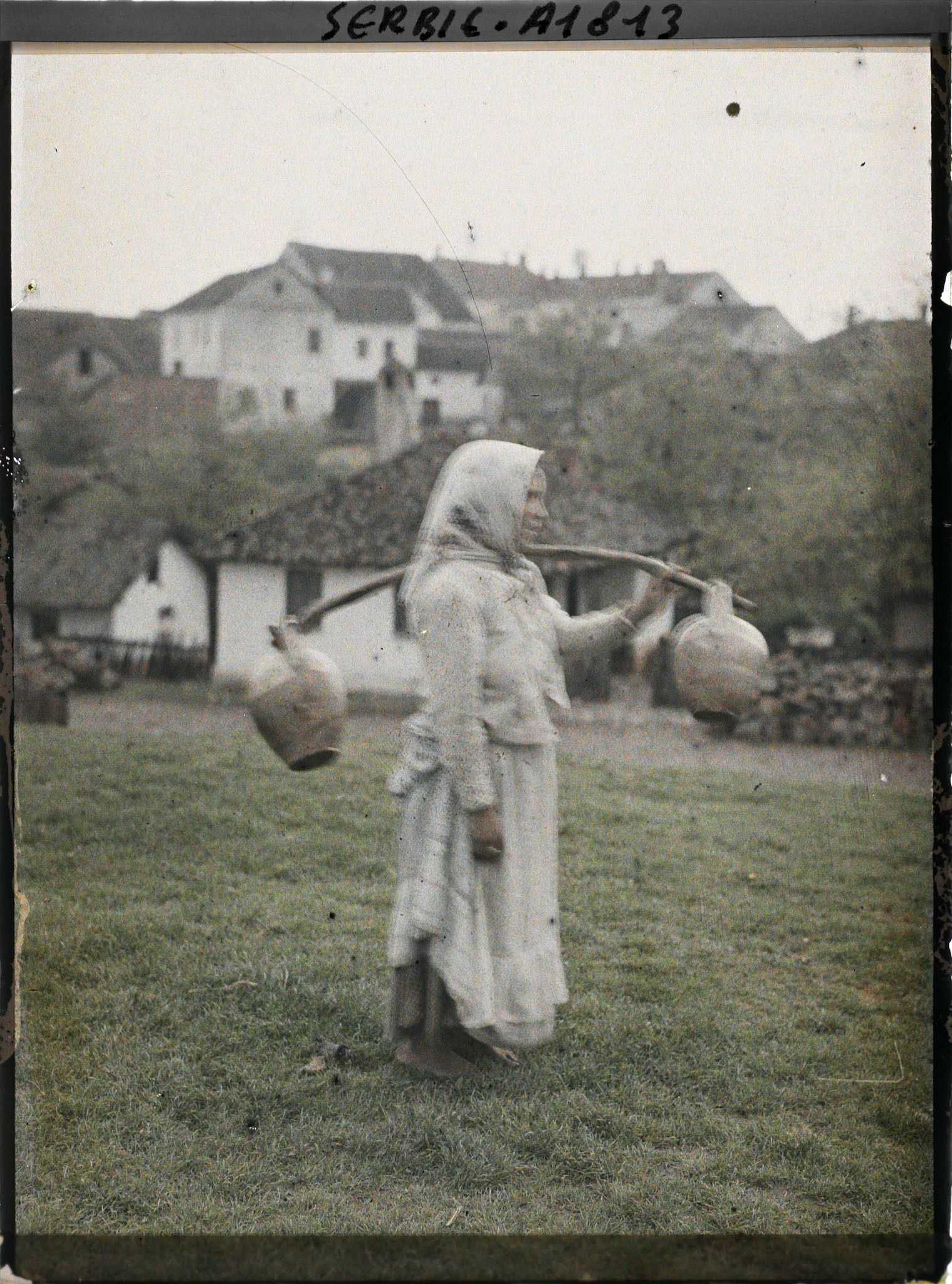 Image représentant Porteuse d'eau