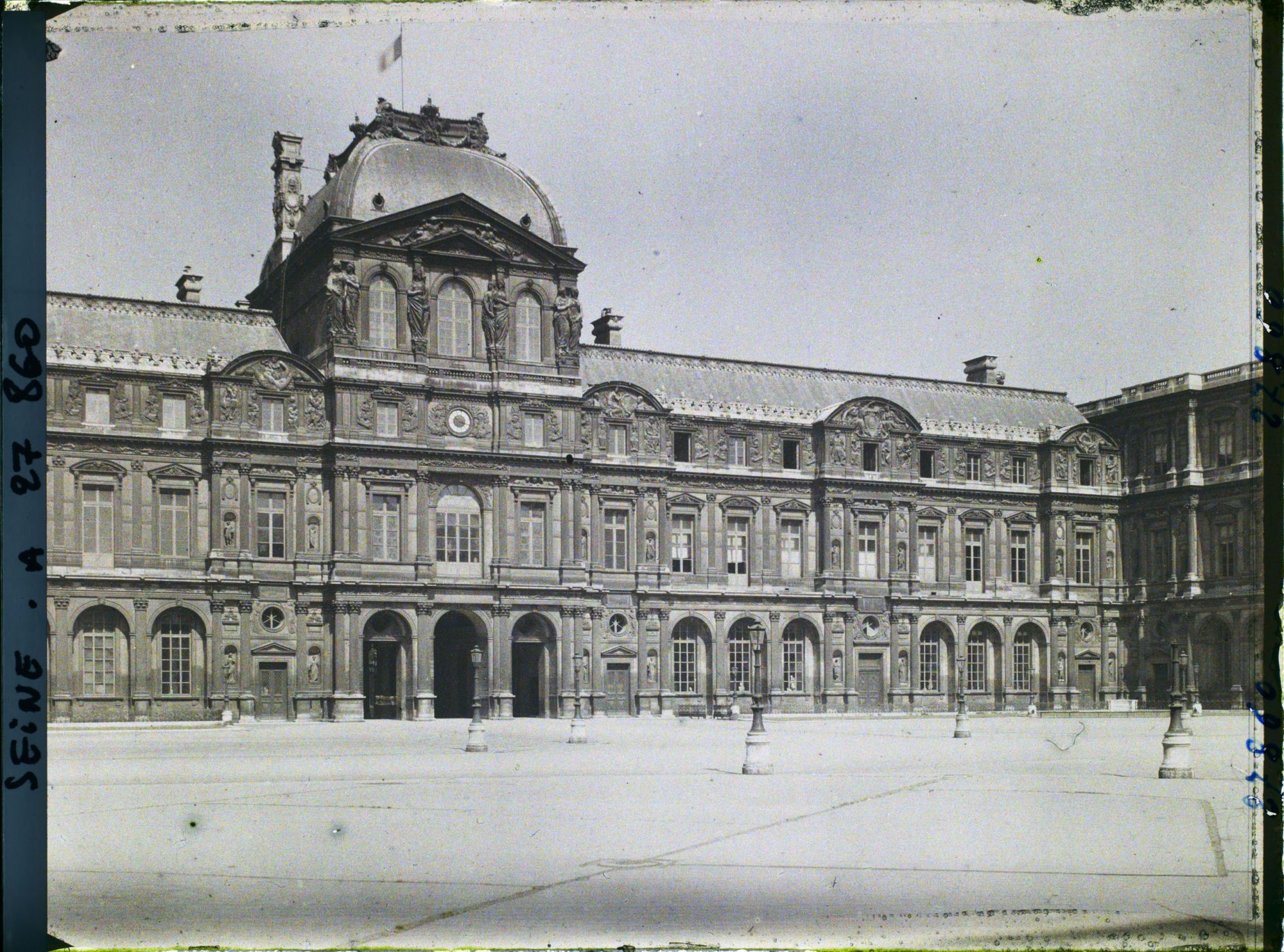 Image représentant La Cour Carrée du Louvre