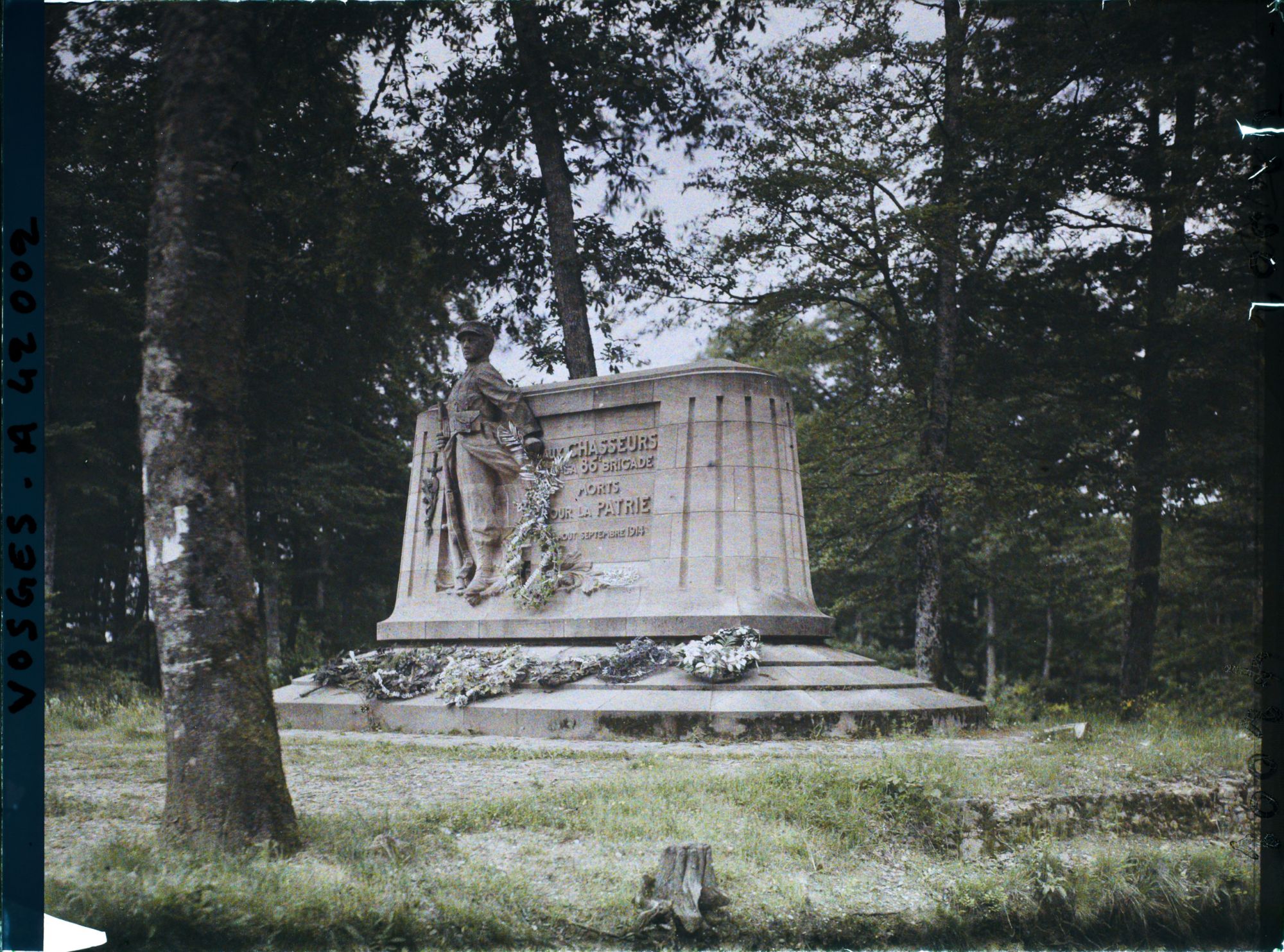 Image représentant France, Col de la Chipotte, Monumt aux chasseurs de la 86e bde autre aspect