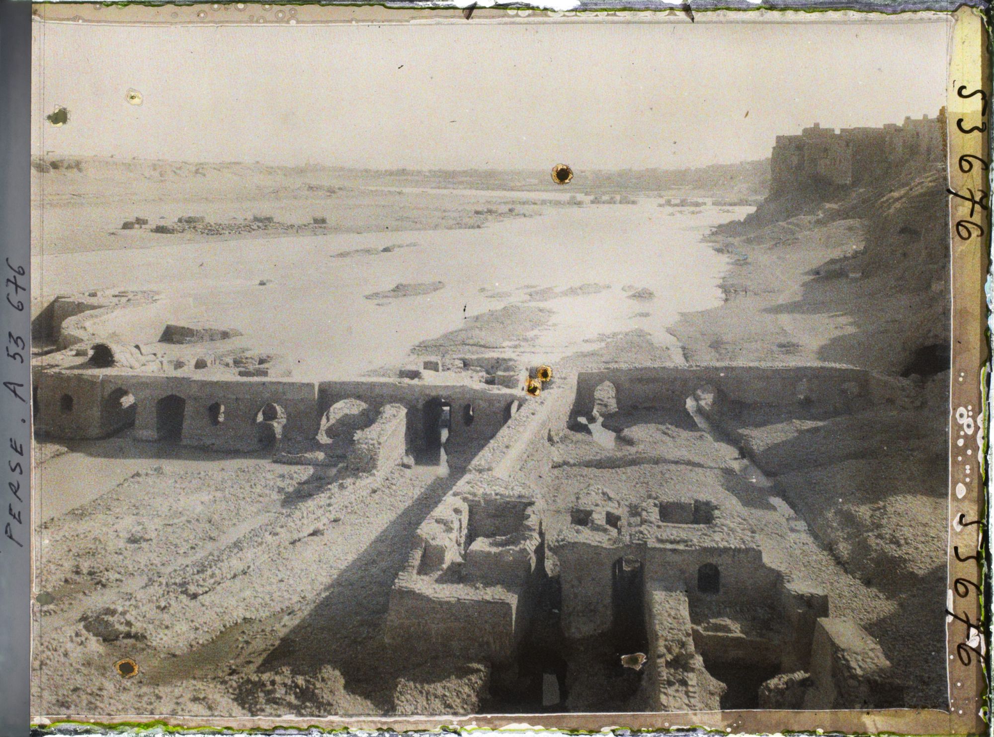 Image représentant Vestiges du grand pont sassanide (vers 260) ou "pont romain" sur la rivière Dez