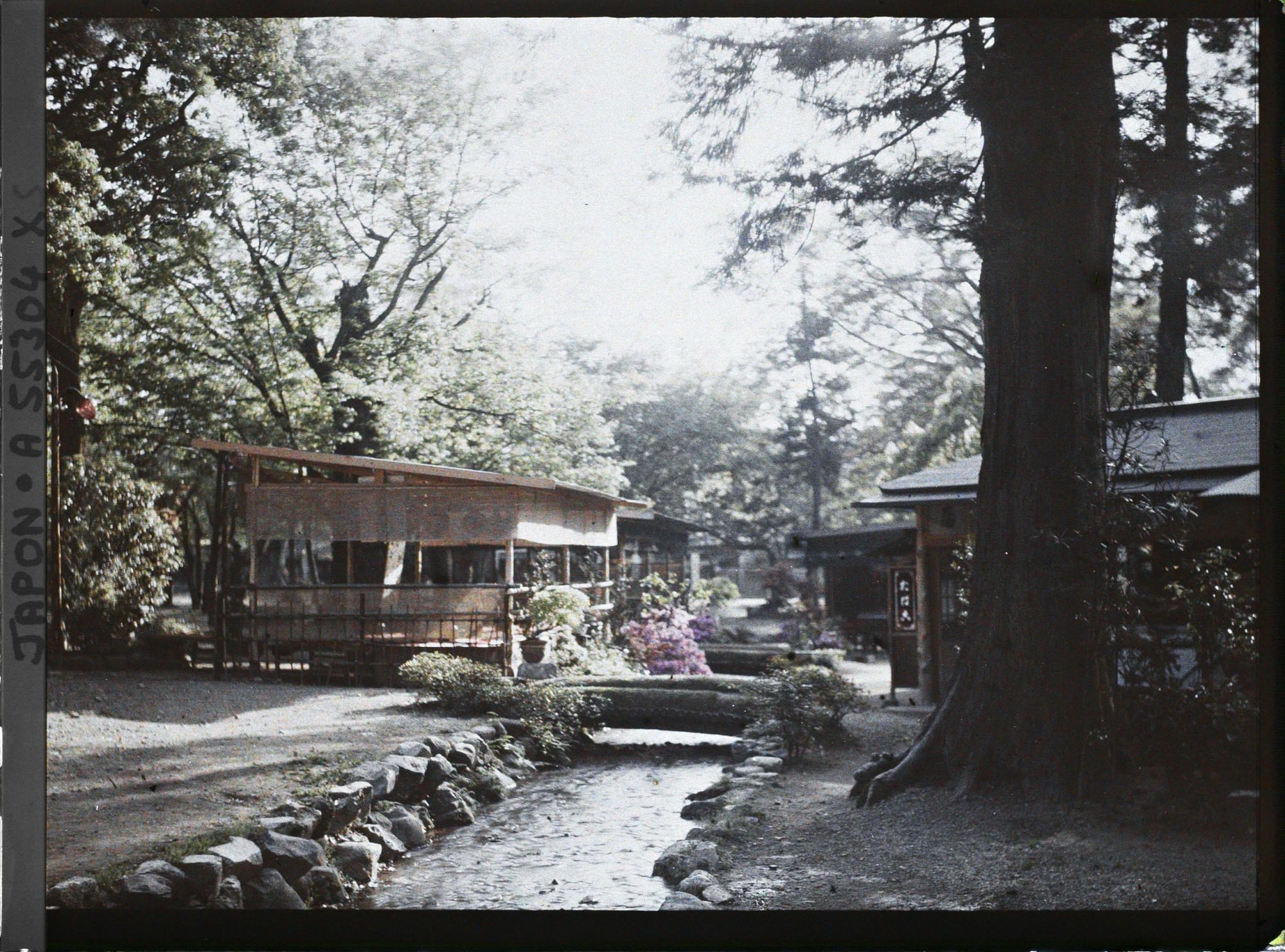 Image représentant maison de thé dans un parc