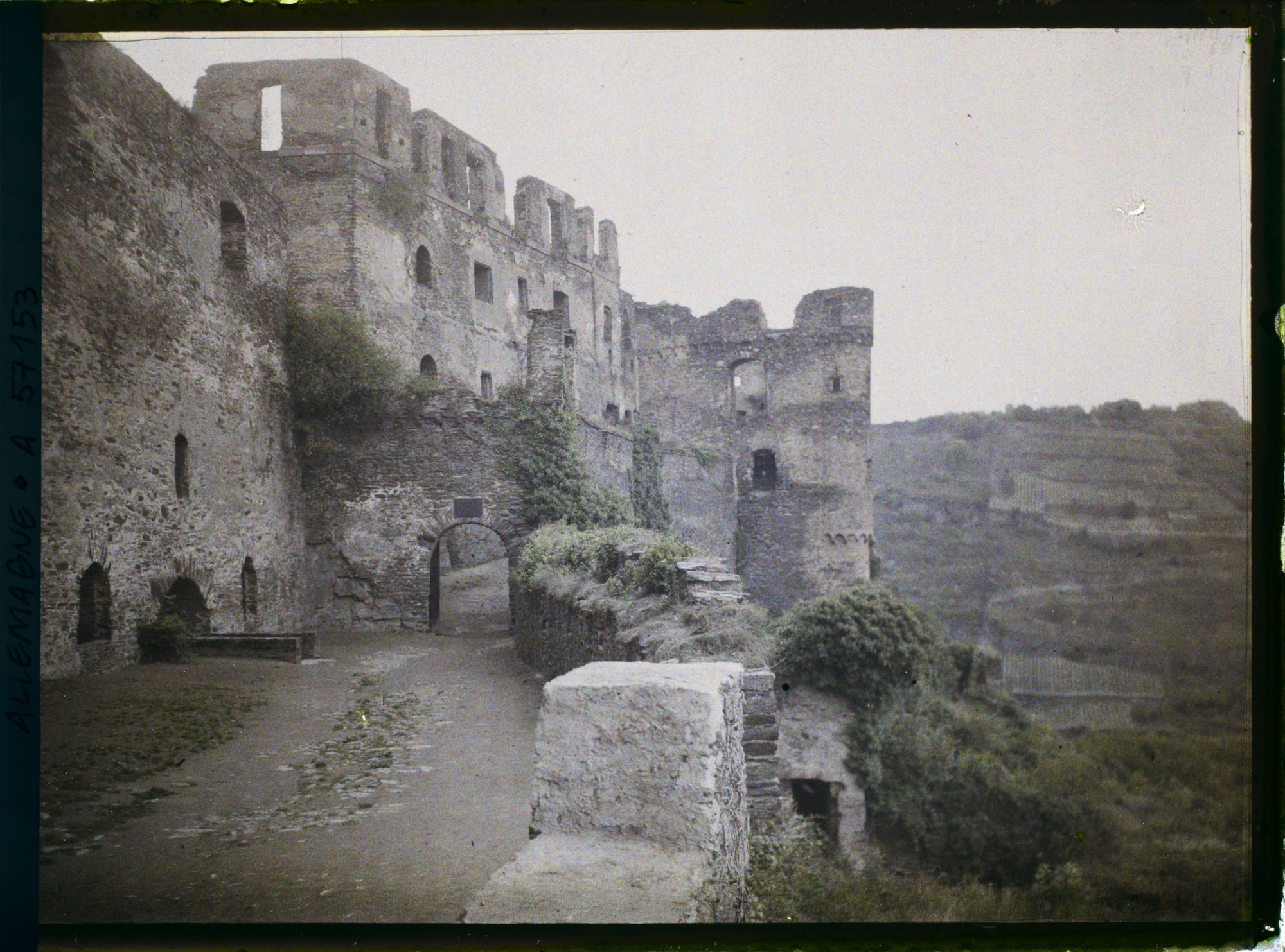 Image représentant Bords du Rhin, St Goard, St Goard - Ruines de Rheinsfields