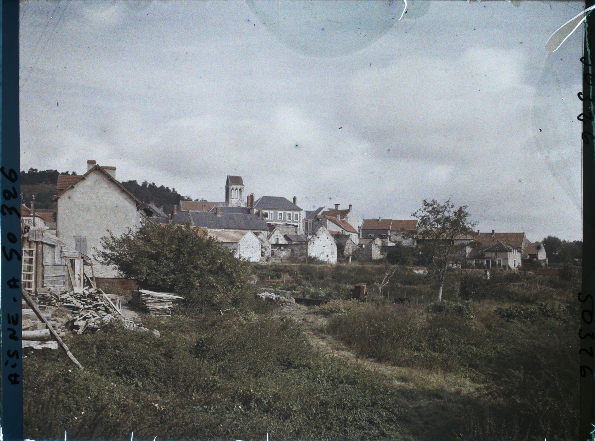 Image représentant France, Bourg et Comin, Vue Gle du Village