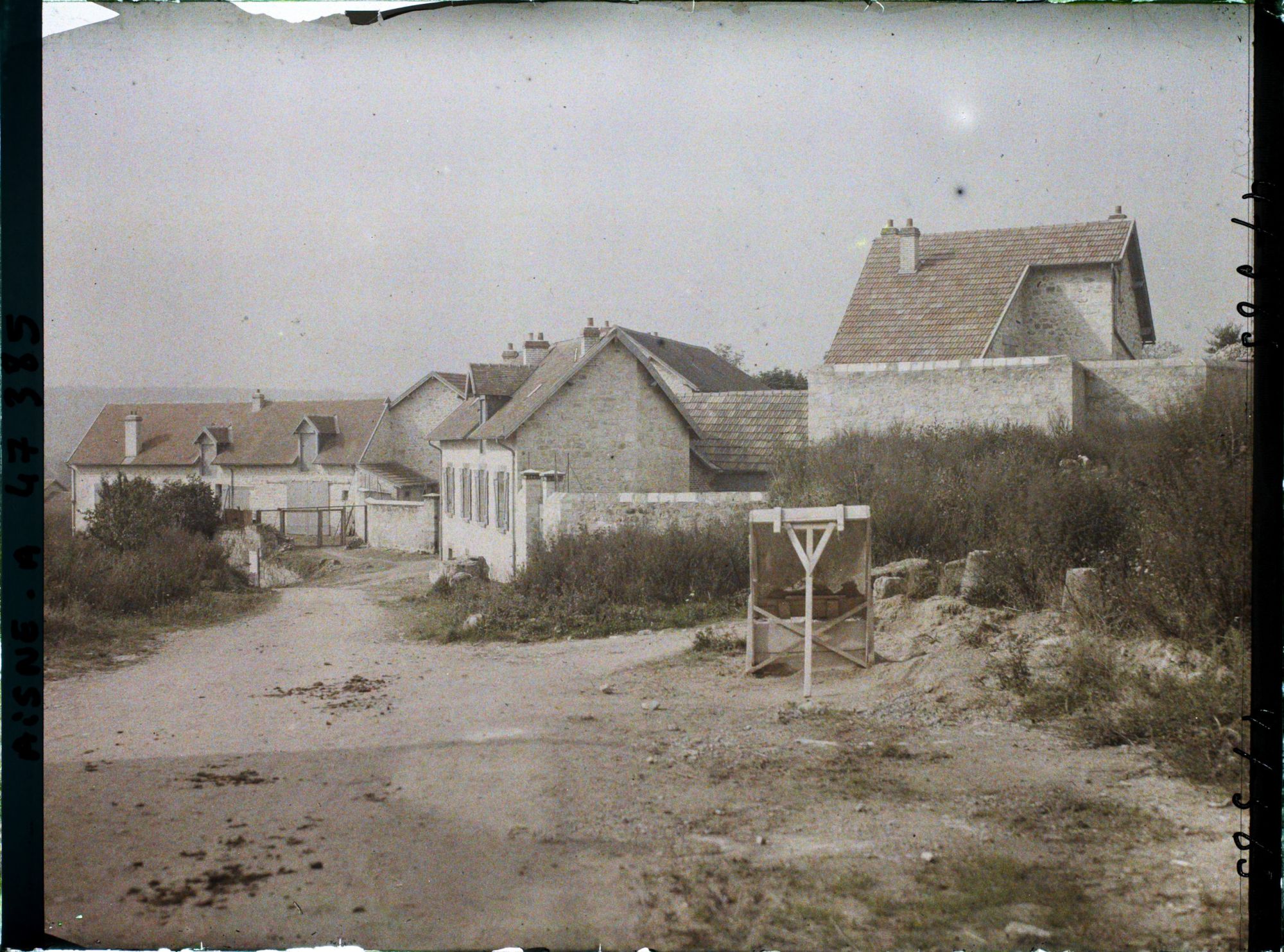 Image représentant France, Chavonne, Un Coin du Village reconstruit