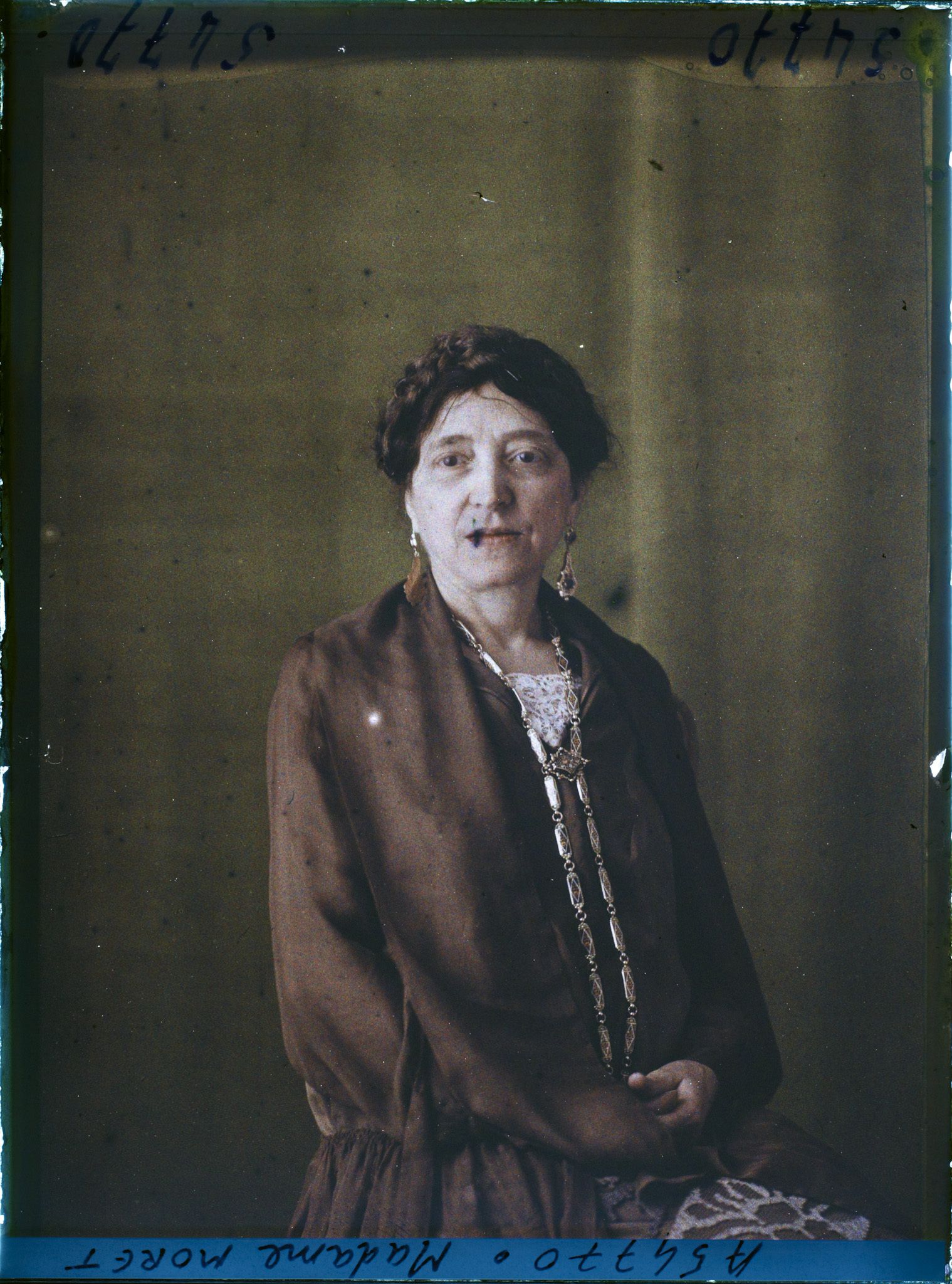 Image représentant https://musee-albert-kahn.s-museum.fr/home/NWQ2OTAwYzNmYjZlZTk1ZWQwODJmMjY4L2dlbmVyaWMtbm90aWNlLXRhYi9hdXRob3JpdHkvNjE3YTc5ZjVjZjhiODk2OGIzMzM3ZDIx/5d6900c3fb6ee95ed082f268/generic-notice-tab/authority/617a79ebcf8b8968b333741f Madame Moret