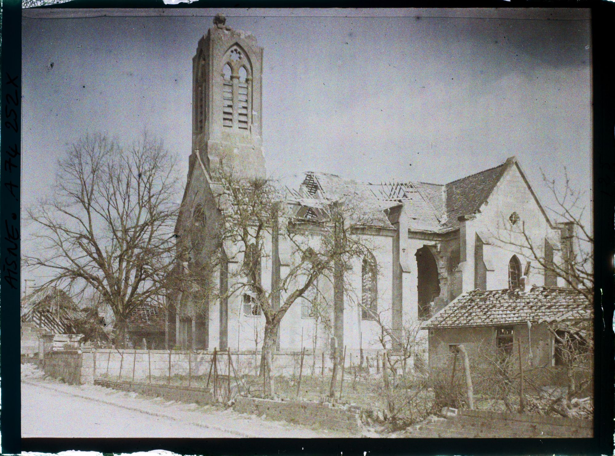 Image représentant L'église en ruines
