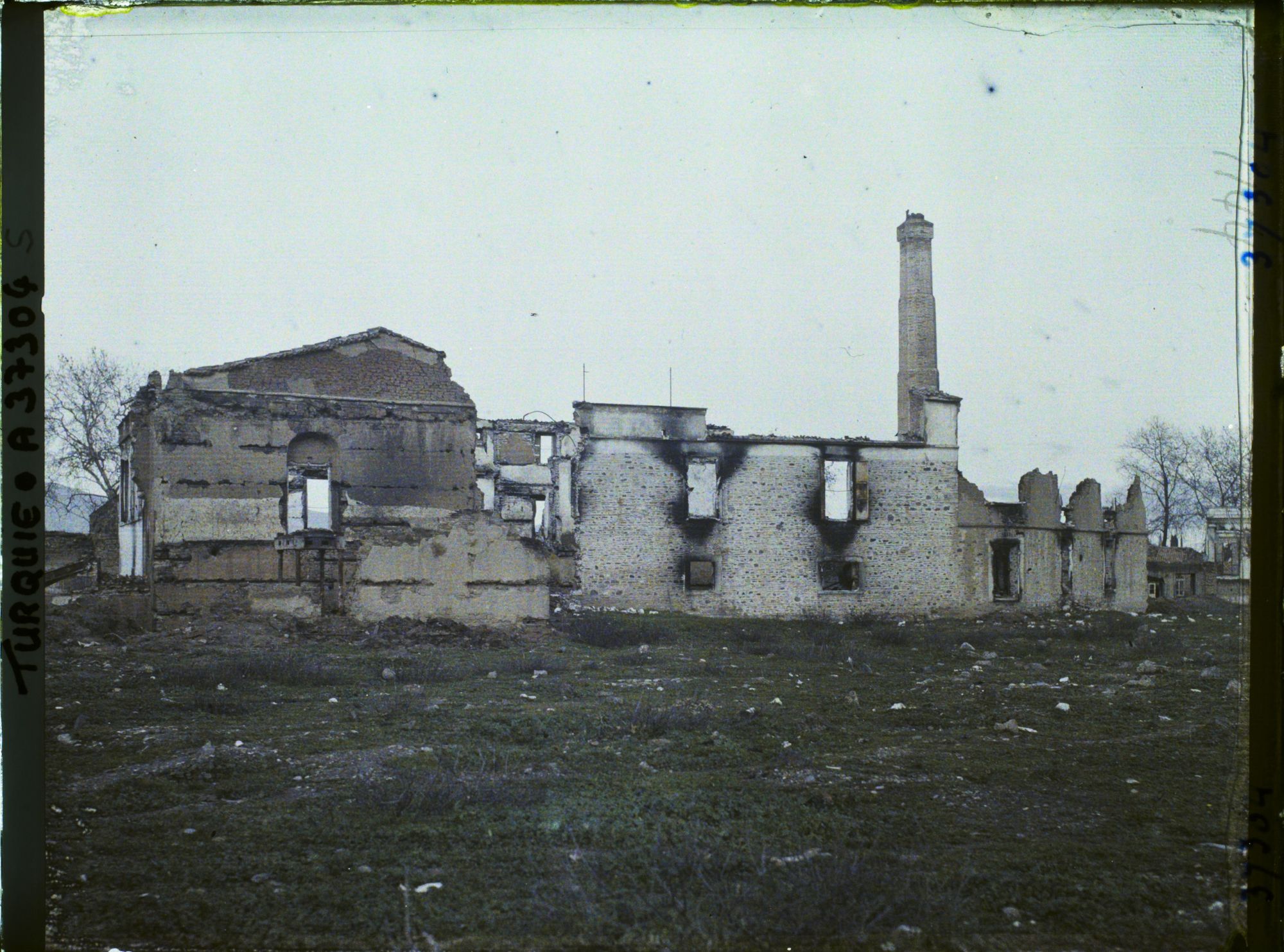 Image représentant Turquie, Cassaba, Fabrique incendiée , la même, Vue extérieure