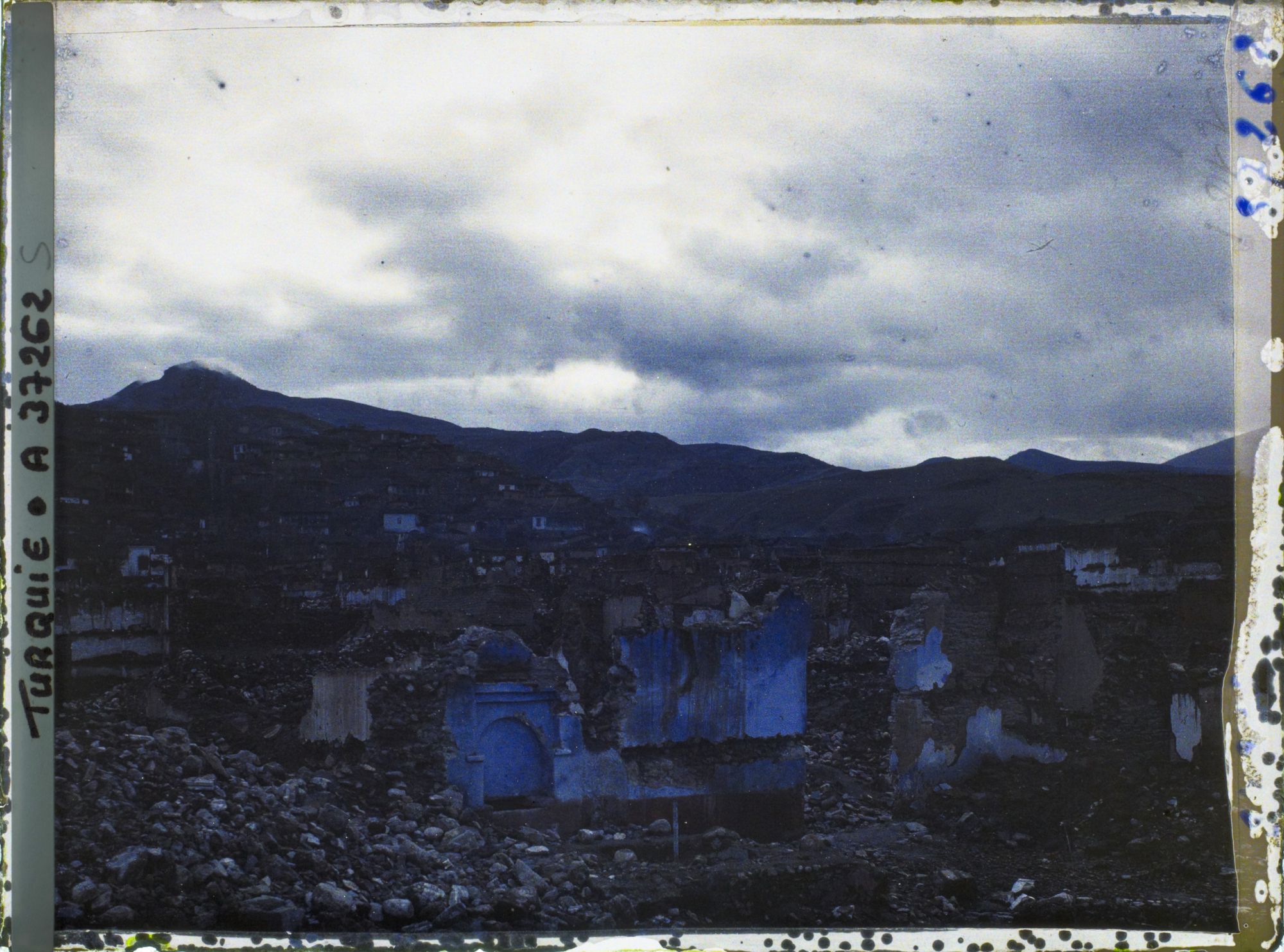 Image représentant Cépuscule sur les ruines