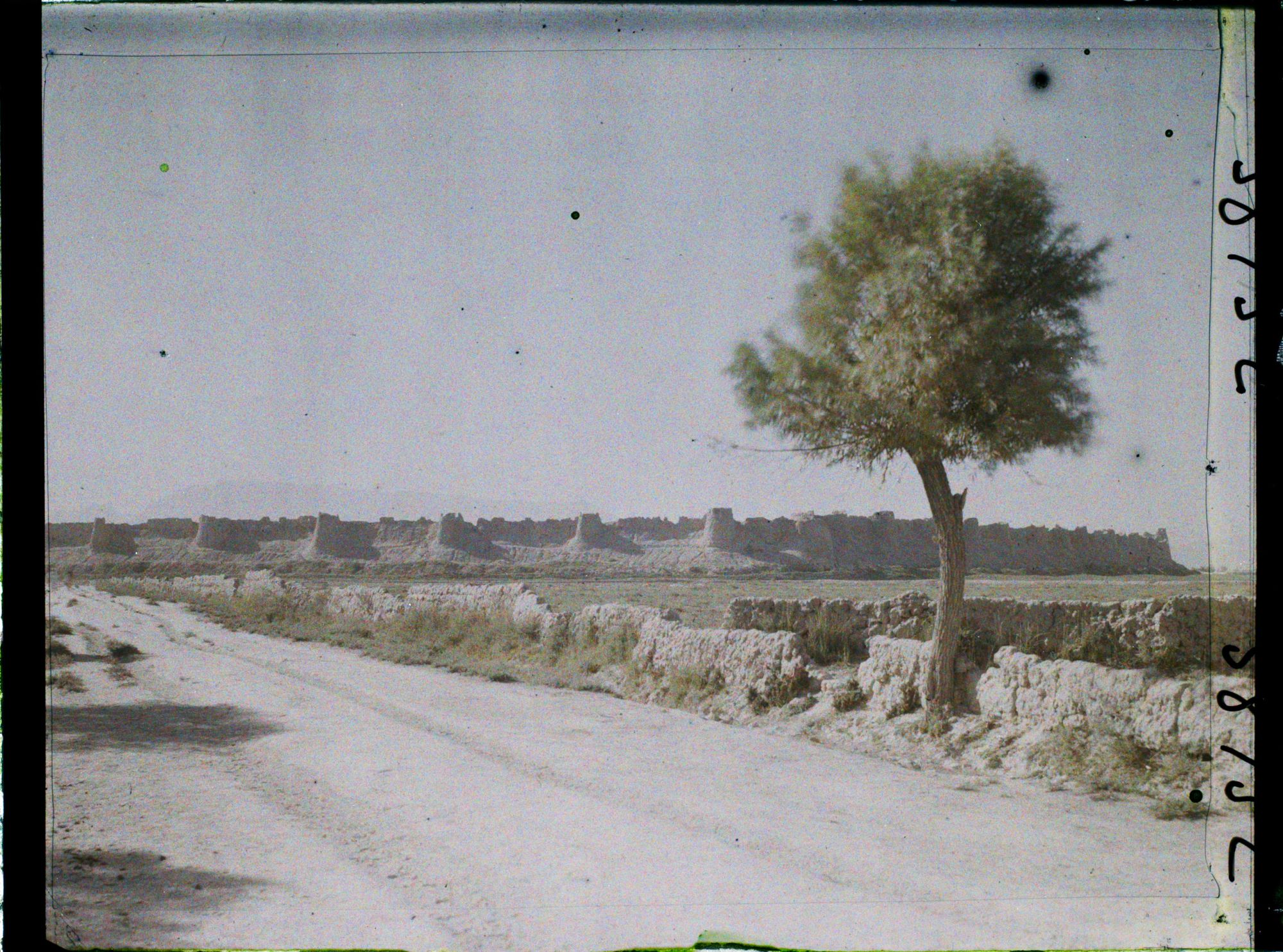 Image représentant Afghanistan, Farah, Aspect de l'enceinte fortifiée S-Est