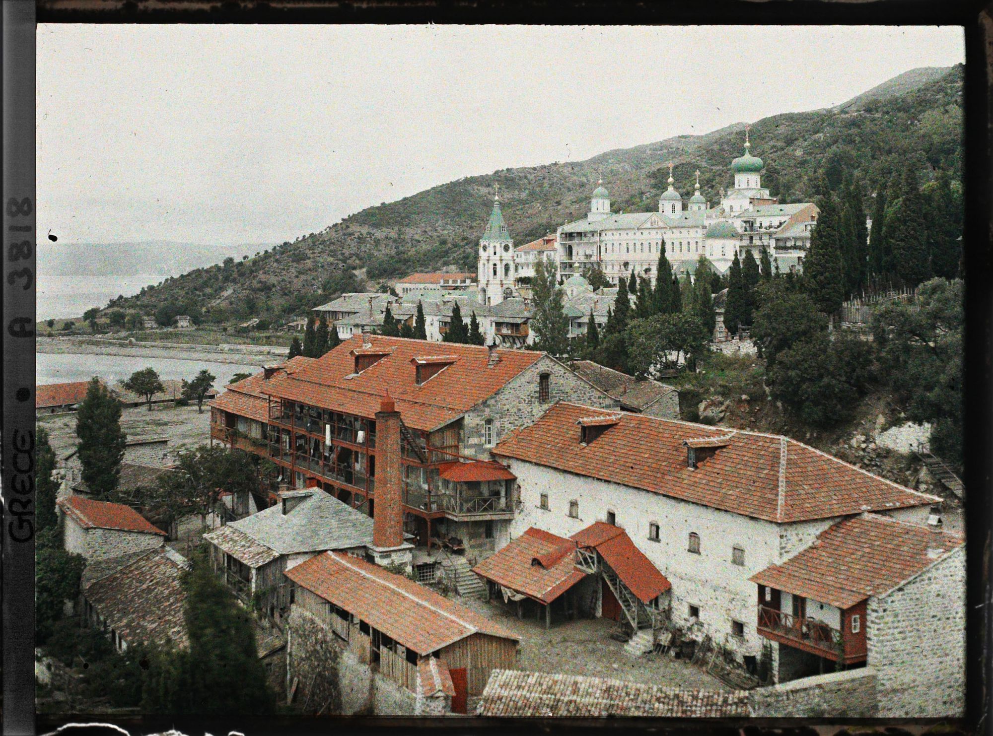 Image représentant Vue d'ensemble sur le monastère de Saint-Panteleimon