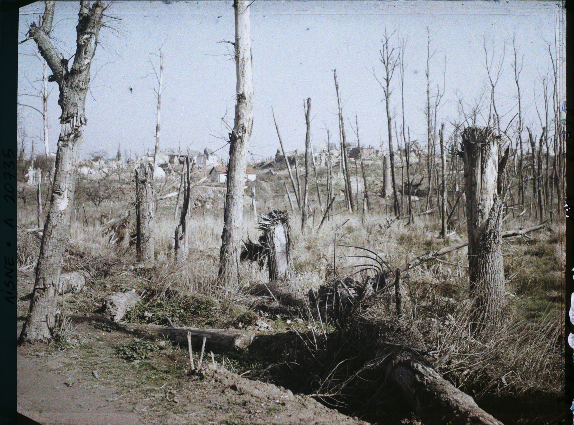 Image représentant France, Anizy-Simon, Le Village vu du Bois