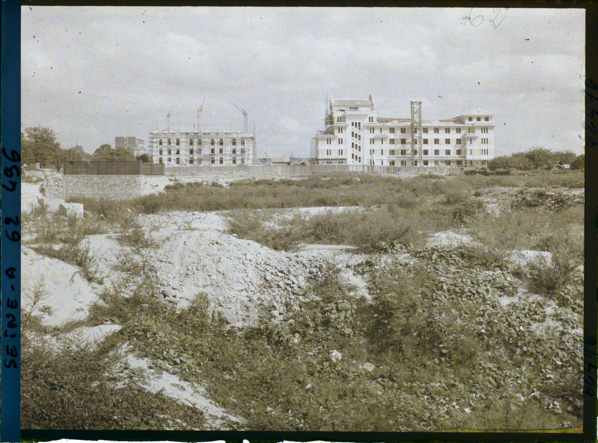 Image représentant Construction d'habitations à bon marché (HBM) sur la zone de fortifications à la porte de d'Orléans (?)