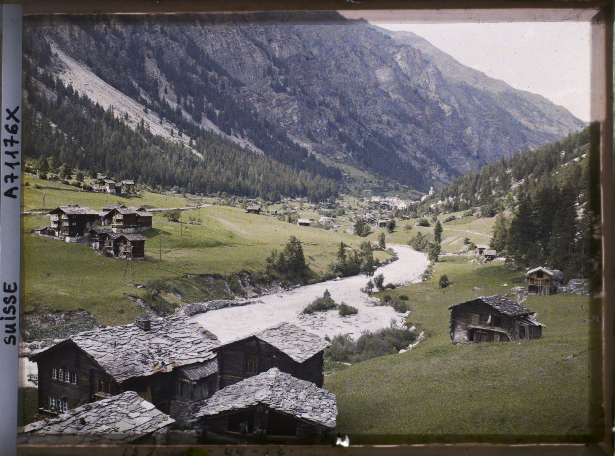 Image représentant Panorama sur la vallée de la Viège et le village de Saint-Nicolas
