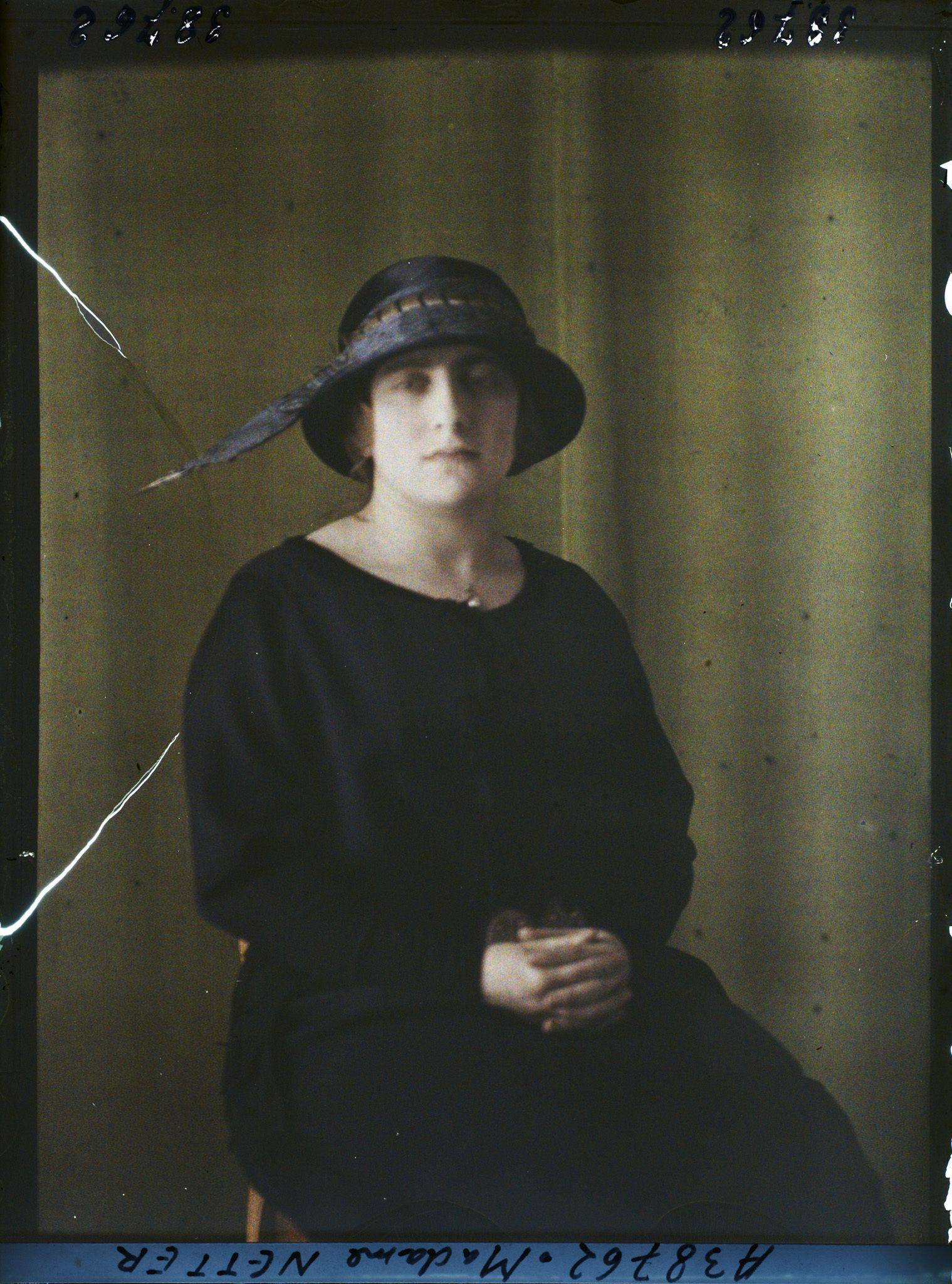 Image représentant https://musee-albert-kahn.s-museum.fr/home/NWQ2OTAwYzNmYjZlZTk1ZWQwODJmMjY4L2dlbmVyaWMtbm90aWNlLXRhYi9hdXRob3JpdHkvNjE3YTc5ZjVjZjhiODk2OGIzMzM3ZDIx/5d6900c3fb6ee95ed082f268/generic-notice-tab/authority/617a79ebcf8b8968b33374b5 Madame Netter