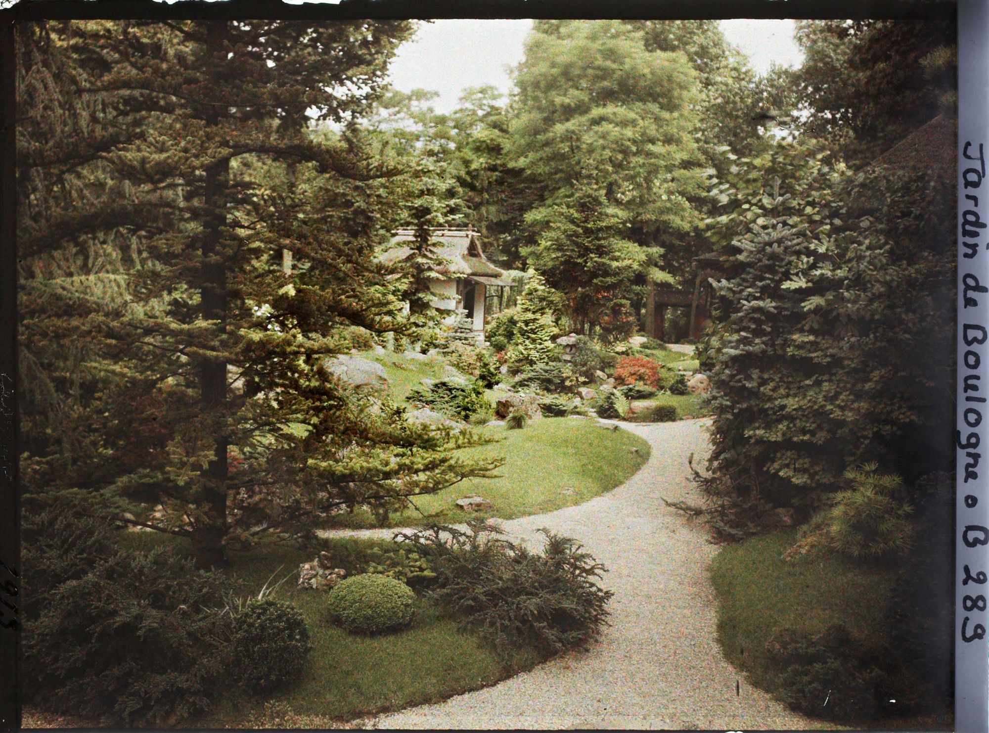 Image représentant Maison de thé au fond d'une partie de jardin proche de la maison ouest du " village japonais "
