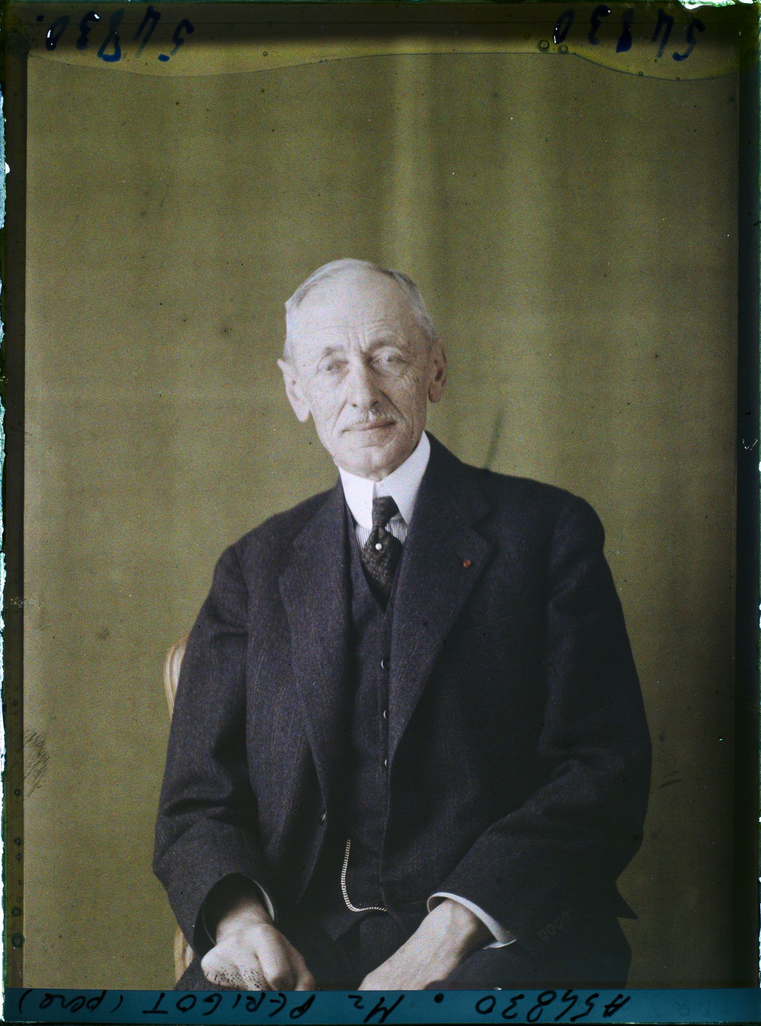 Image représentant https://musee-albert-kahn.s-museum.fr/home/NWQ2OTAwYzNmYjZlZTk1ZWQwODJmMjY4L2dlbmVyaWMtbm90aWNlLXRhYi9hdXRob3JpdHkvNjE3YTc5ZjVjZjhiODk2OGIzMzM3ZDIx/5d6900c3fb6ee95ed082f268/generic-notice-tab/authority/617a79ebcf8b8968b3337578 Monsieur Jules Perrigot