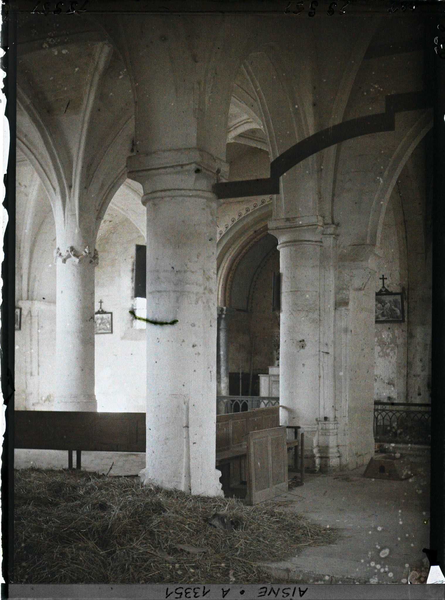 Image représentant France, Coucy-la-Ville, Intérieur de l'Eglise