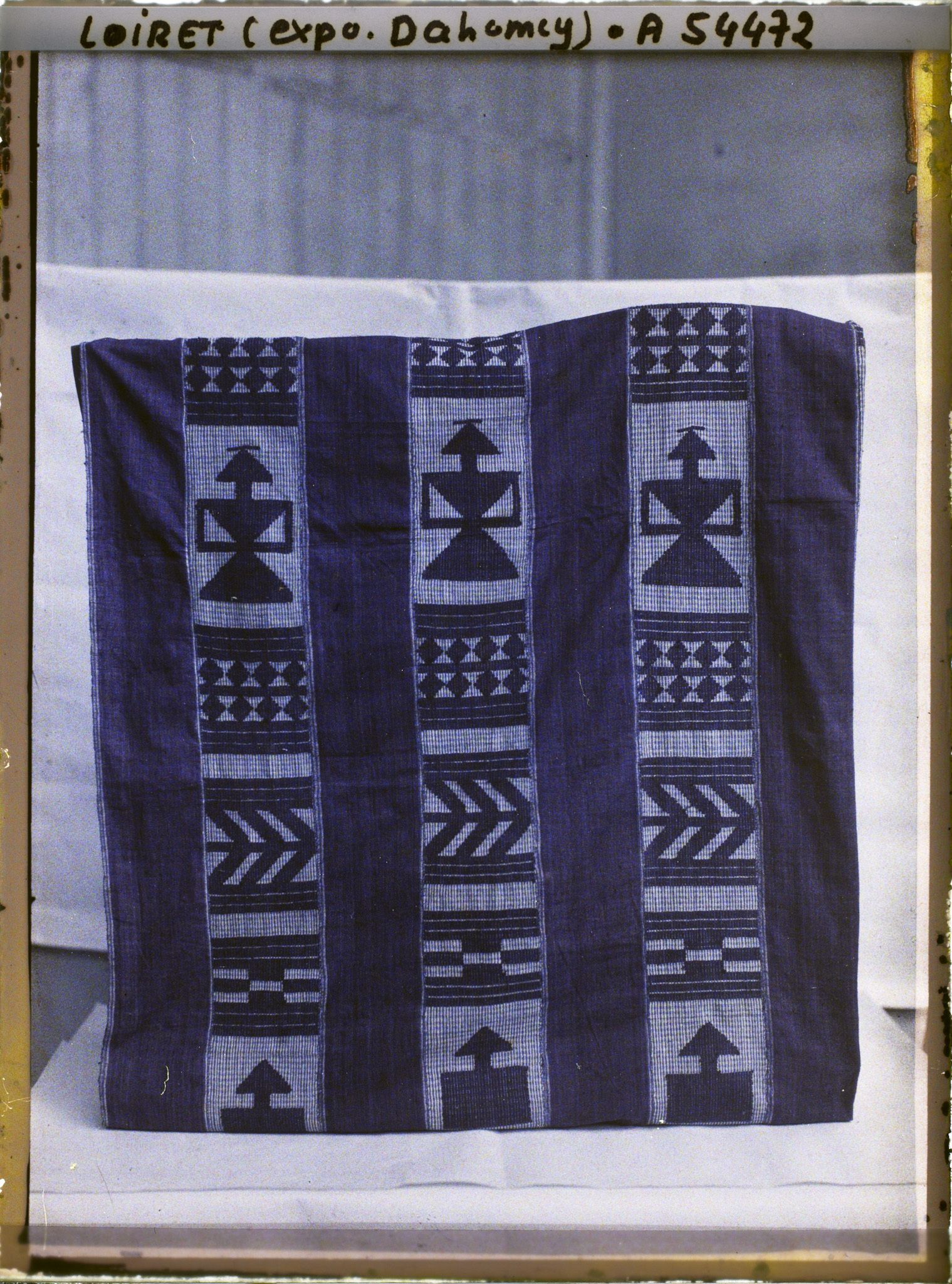 Image représentant Exposition d'art africain, pagne de toilette féminin