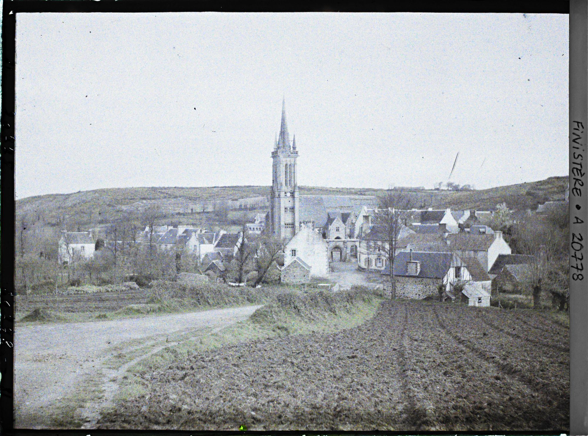 Image représentant Vue vers d'ensemble du village de la route de la gare