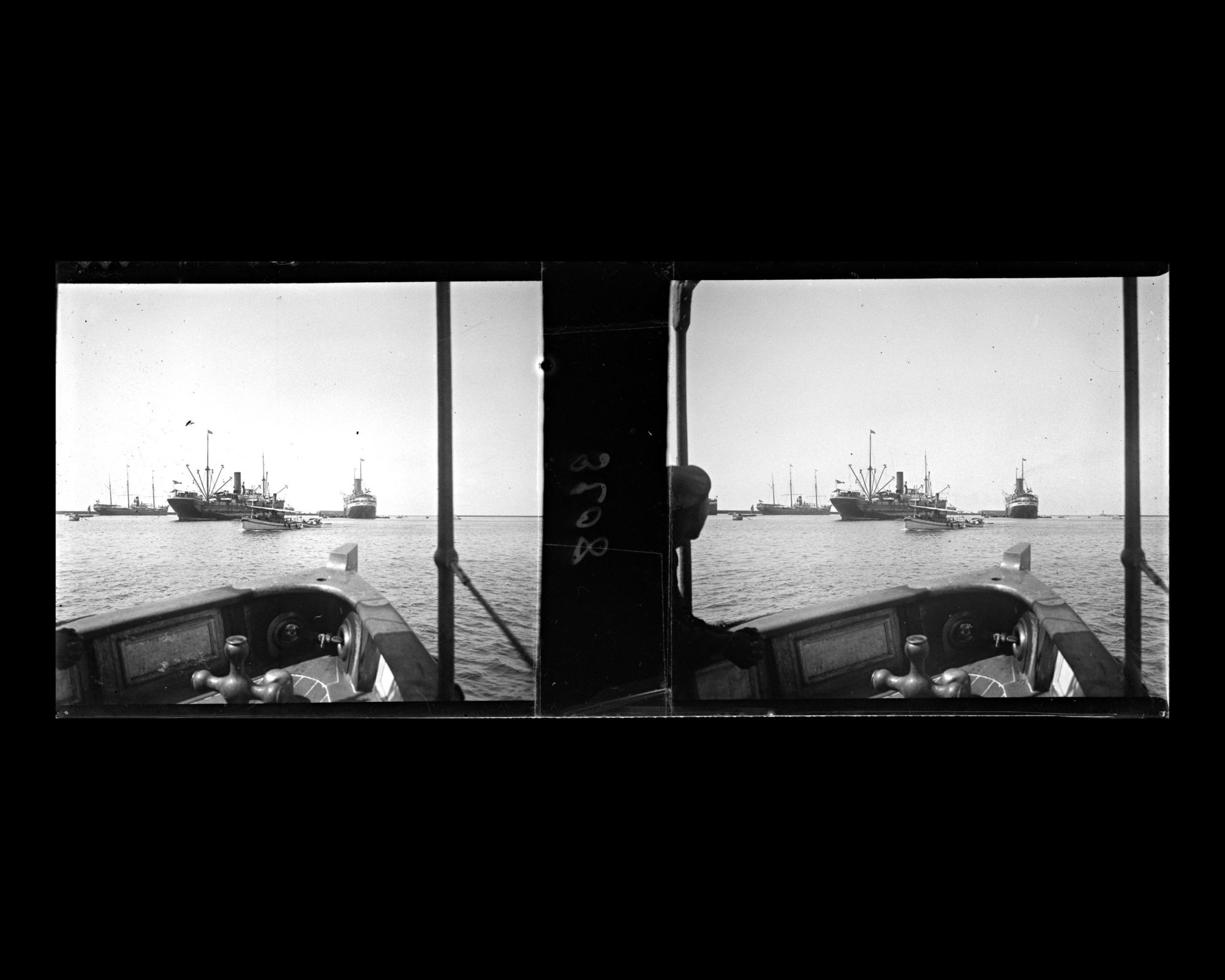 Image représentant La proue du bâteau qui mène au Lützow