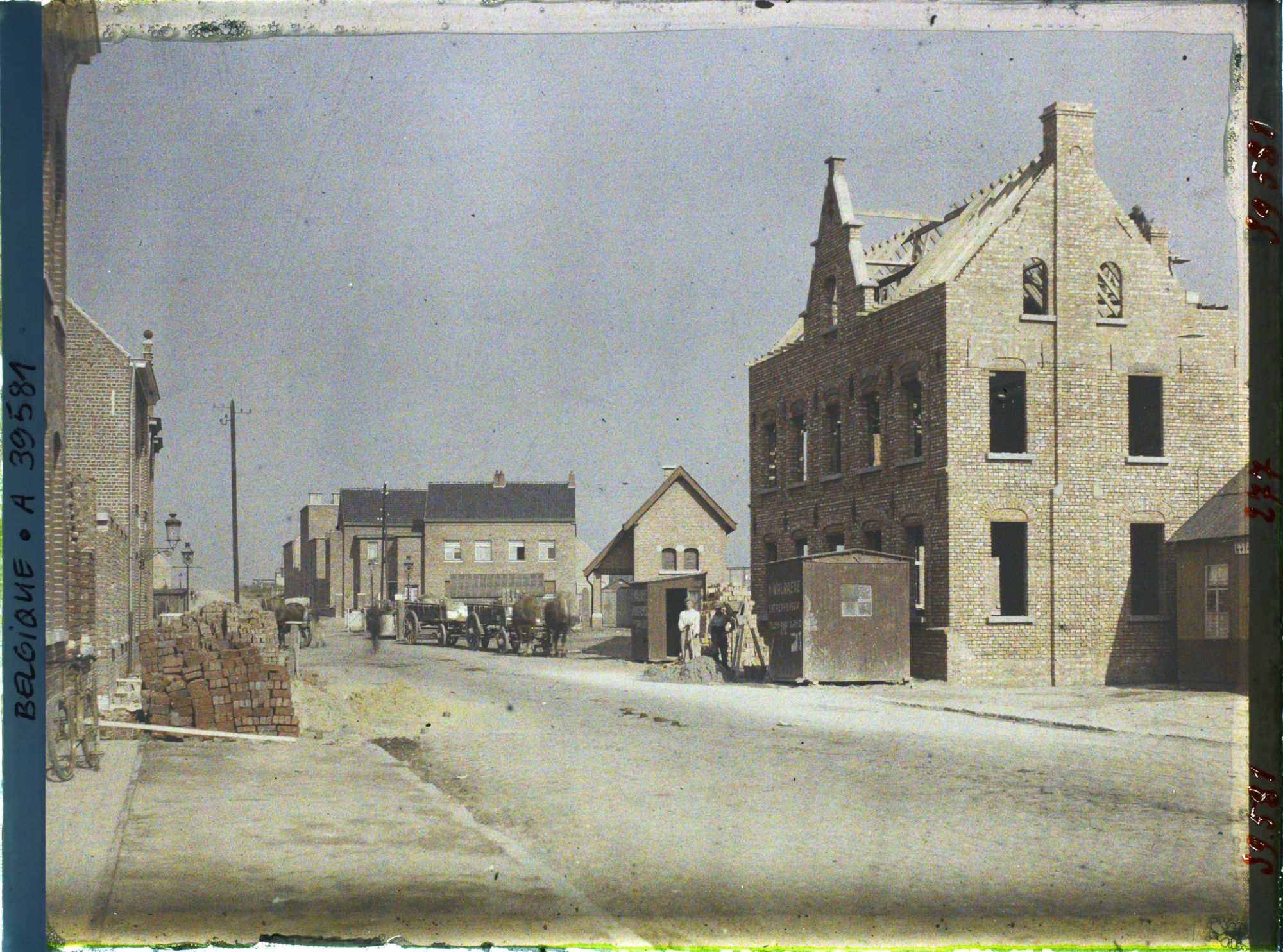 Image représentant Belgique, Zonnebeke, Reconstruction à la Gare