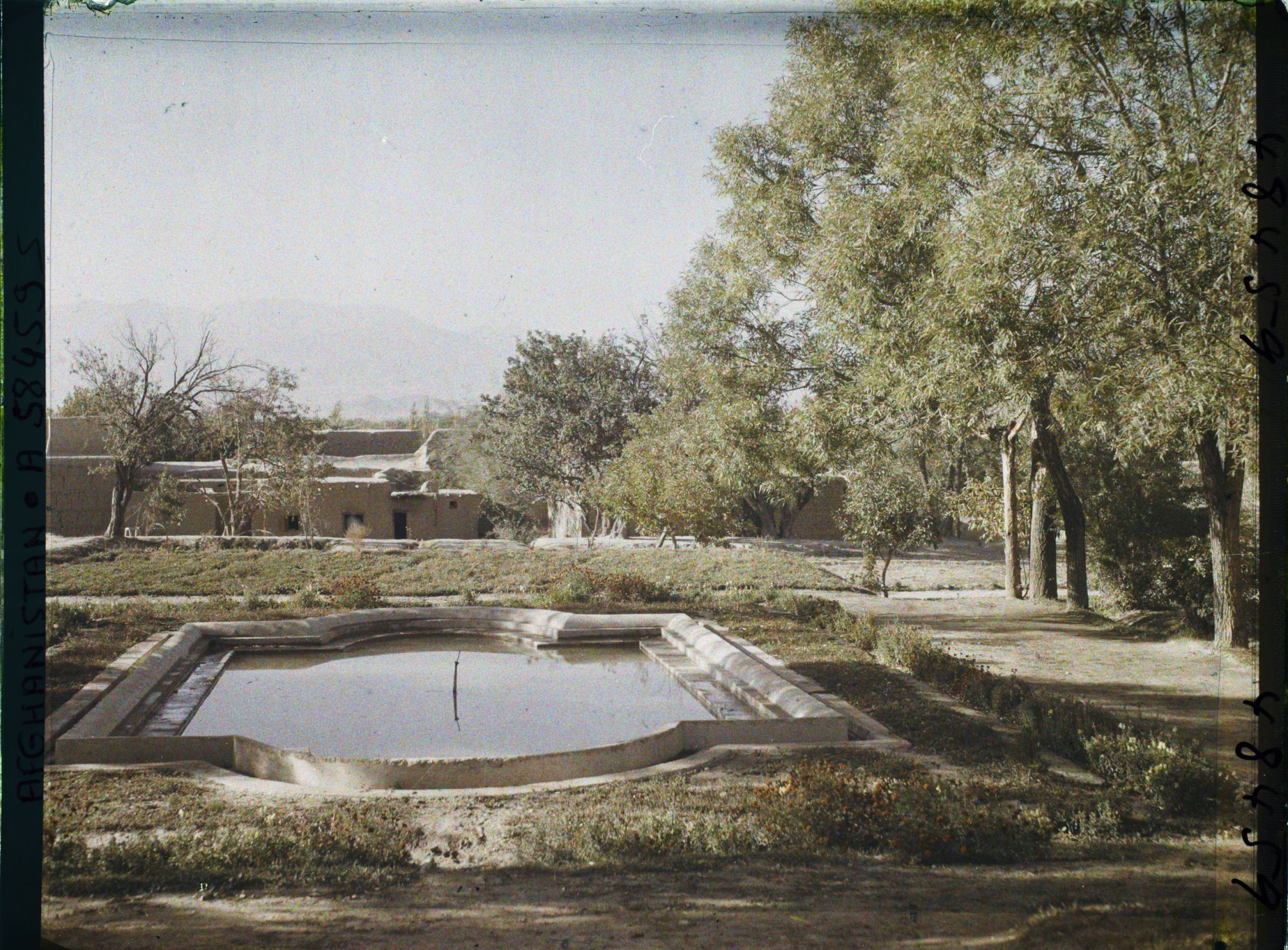 Image représentant Afghanistan, Kala-i-Fatou, Perspective dans les Jardins de l'Emir