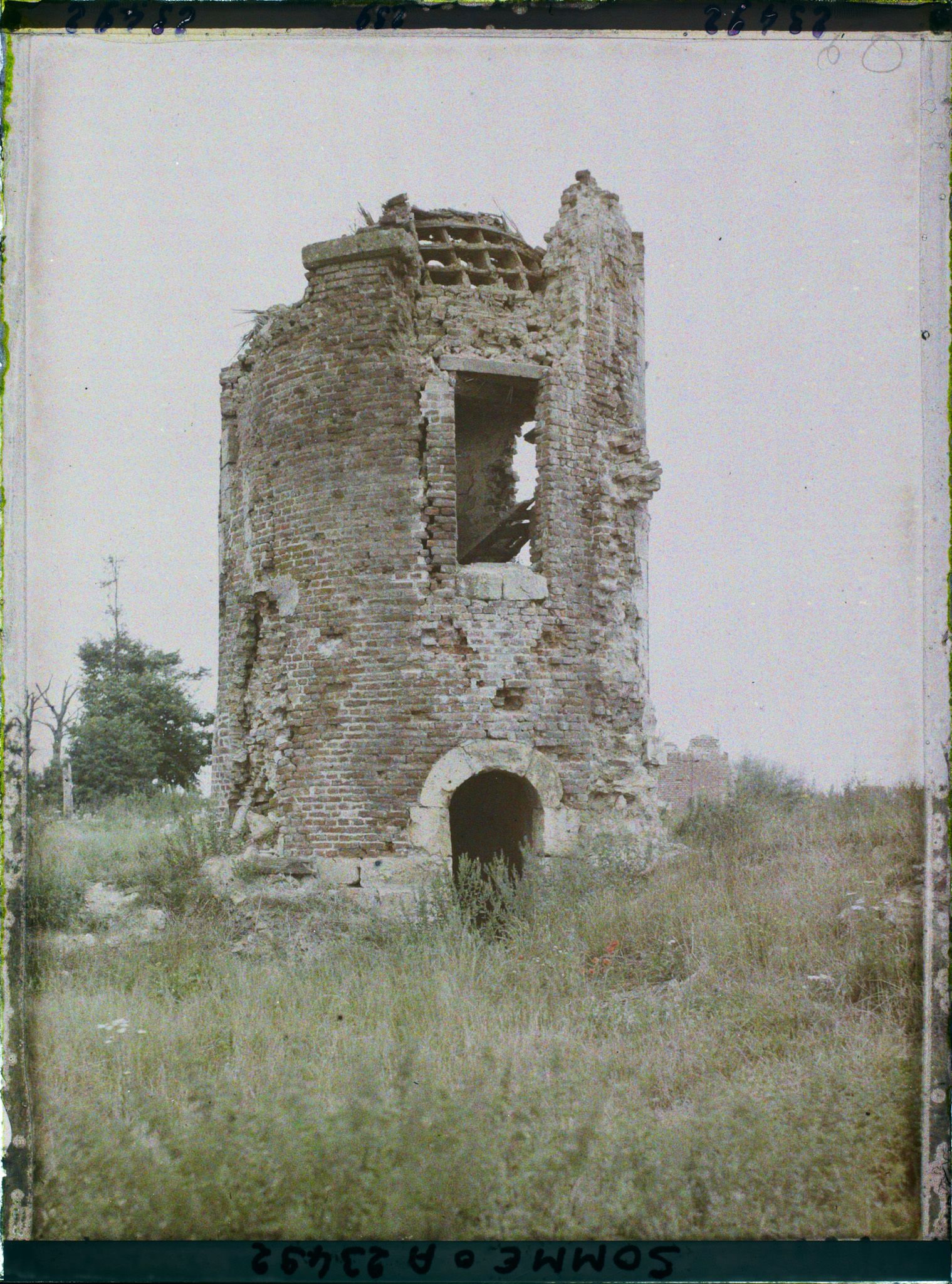 Image représentant France, Villers Carbonnel, La Tour de l'ancien Château