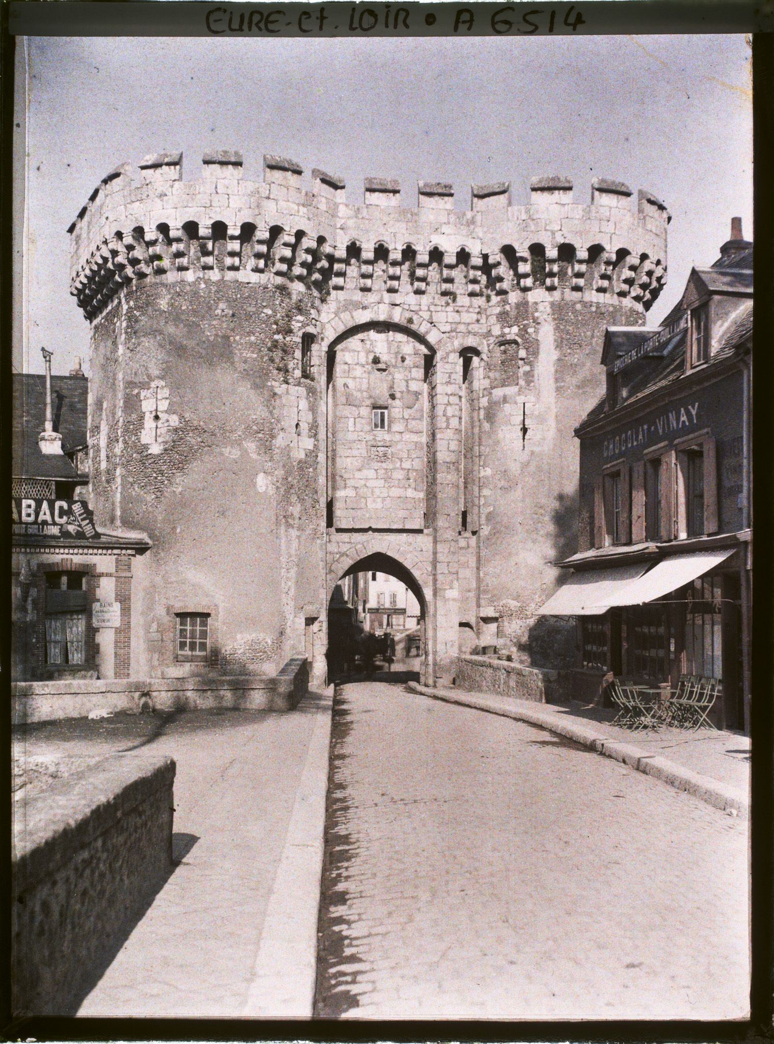 Image représentant La porte Guillaume vue depuis la rue du même nom