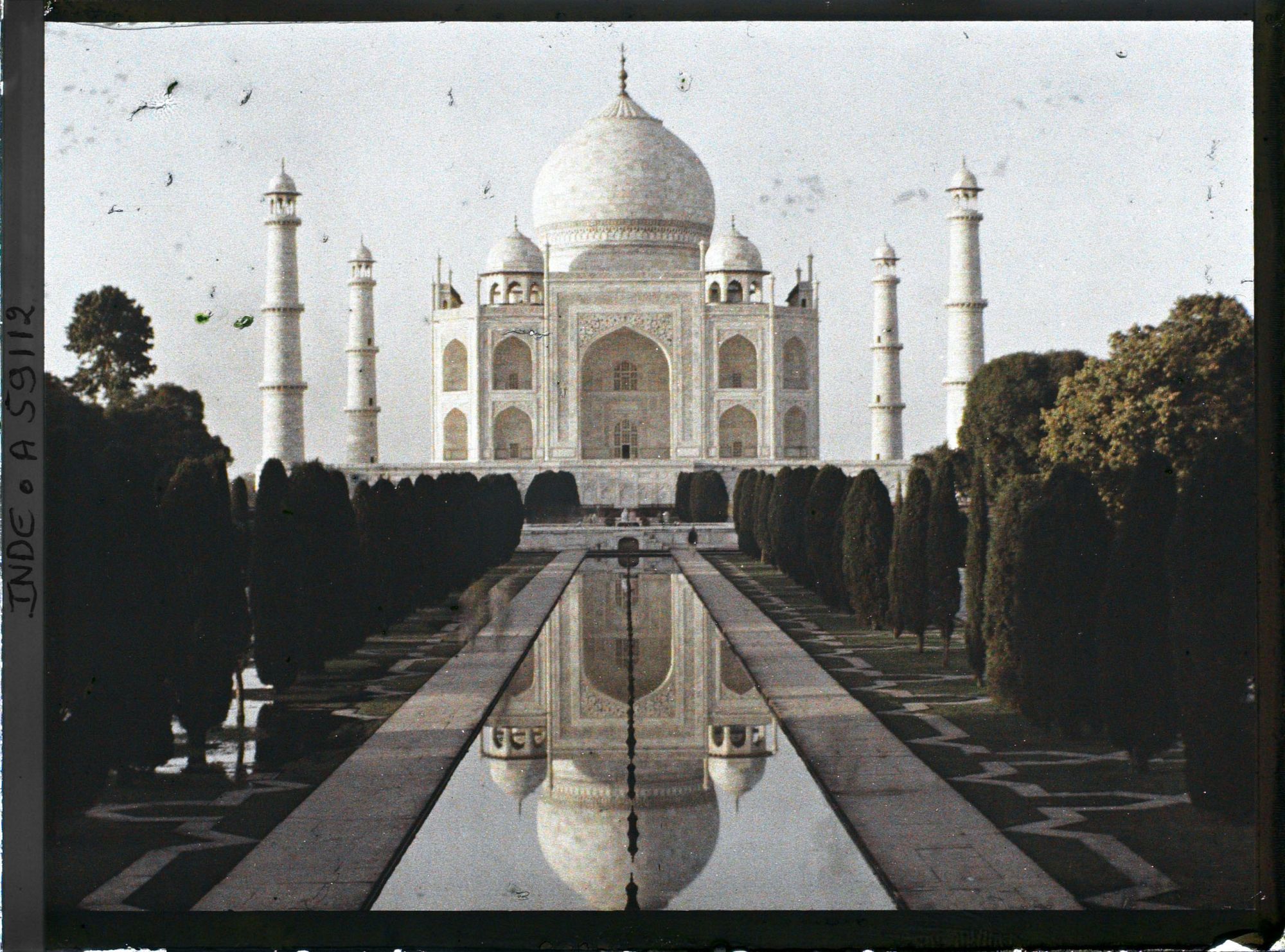 Image représentant Le grand canal axial et le mausolée du Taj Mahal