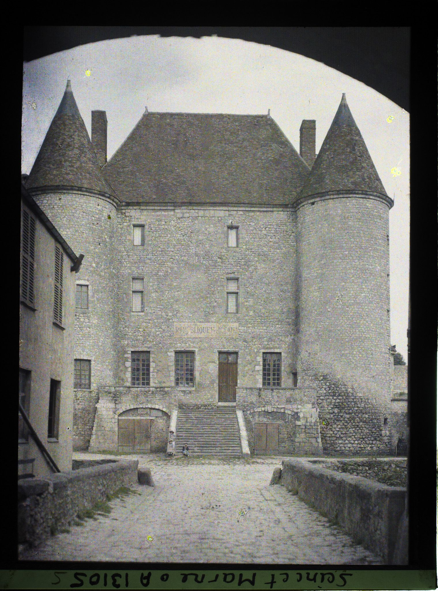 Image représentant France, Nemours, Façade du Château