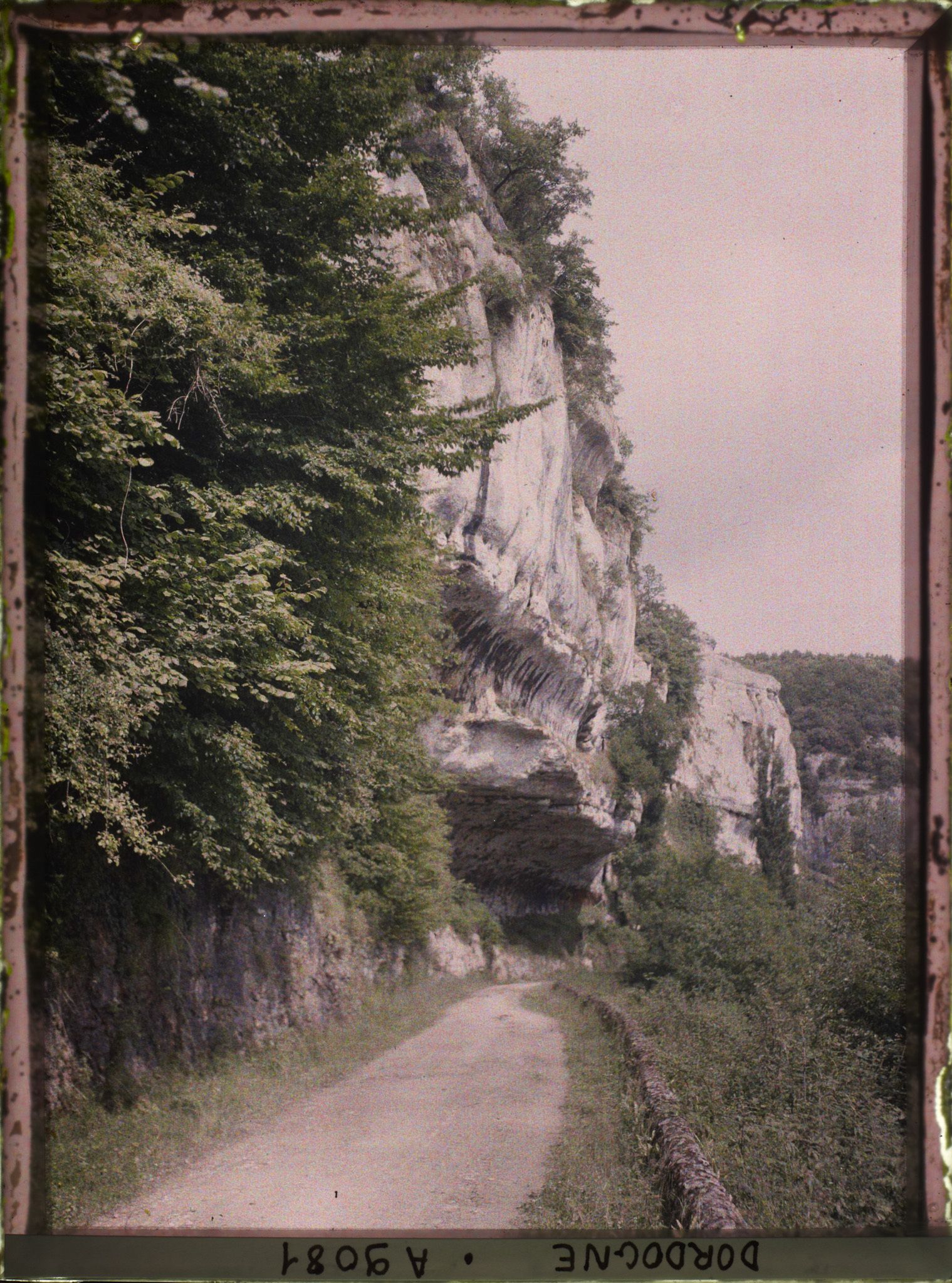 Image représentant France, L'arrivée à la Gorge d'Enfer (exposition à l'Est)