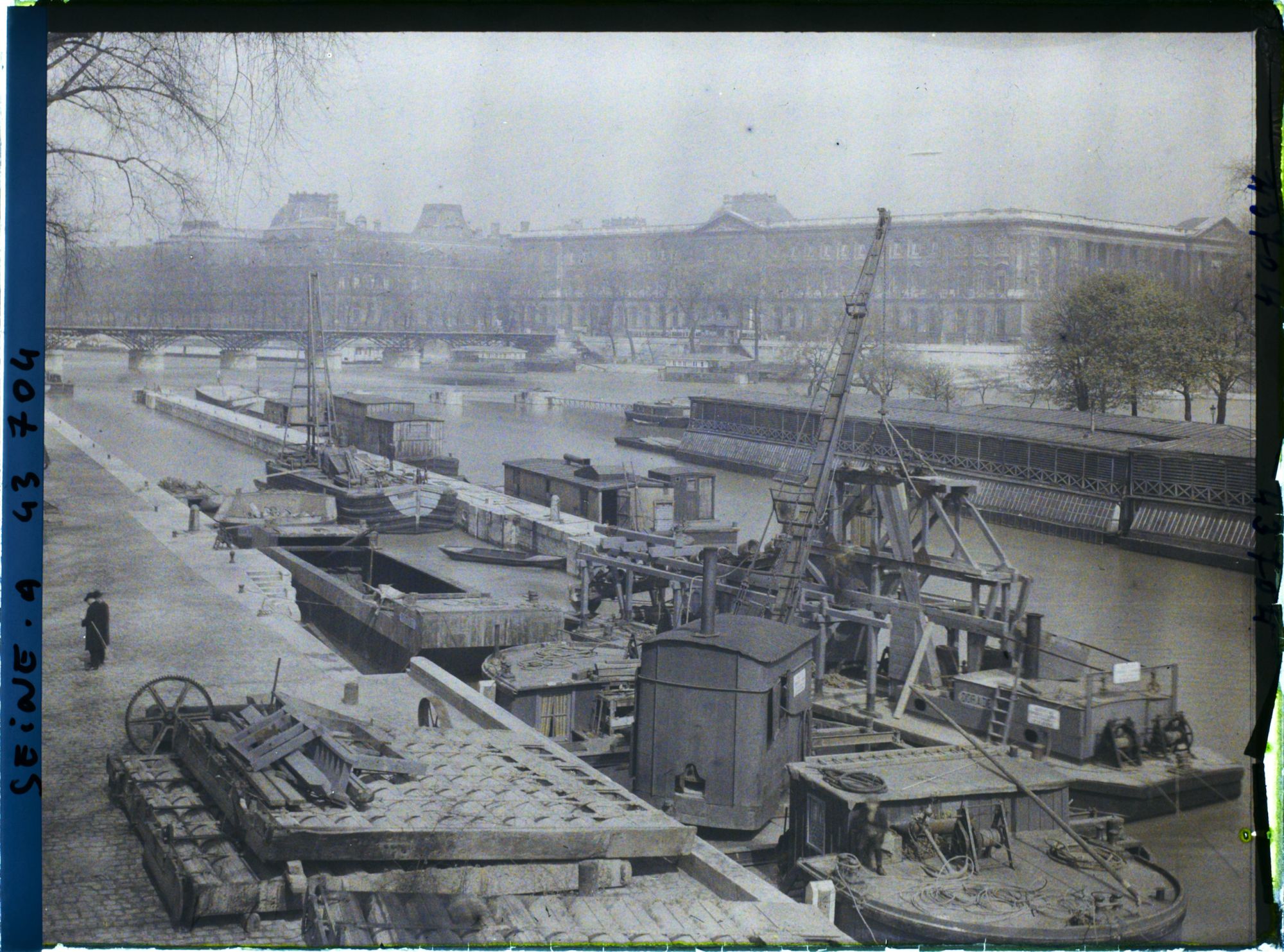 Image représentant Le barrage de la Monnaie depuis le quai de Contis vers le Louvre